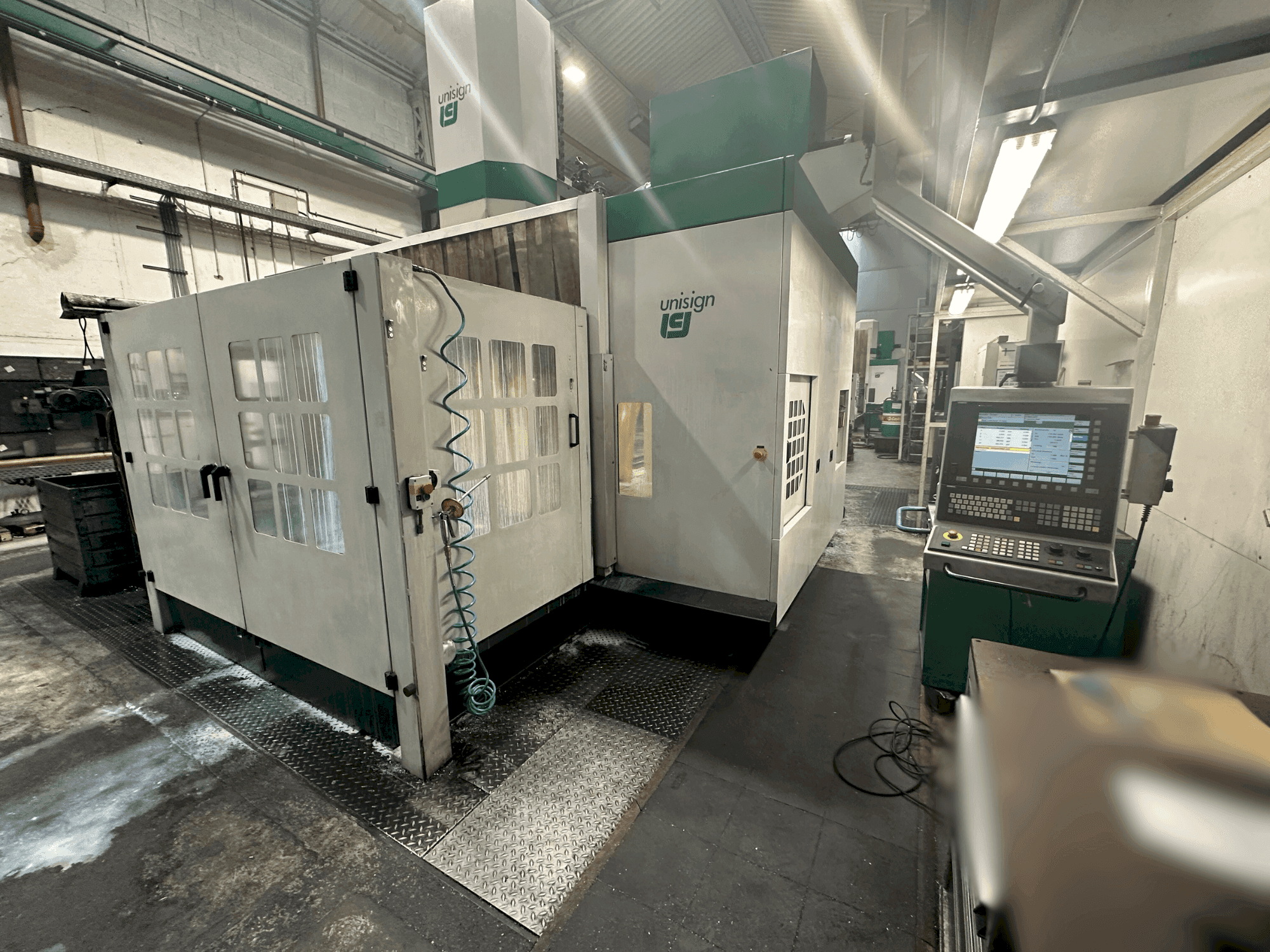 Masina Unisign UNIPORT 6000 eestvaade