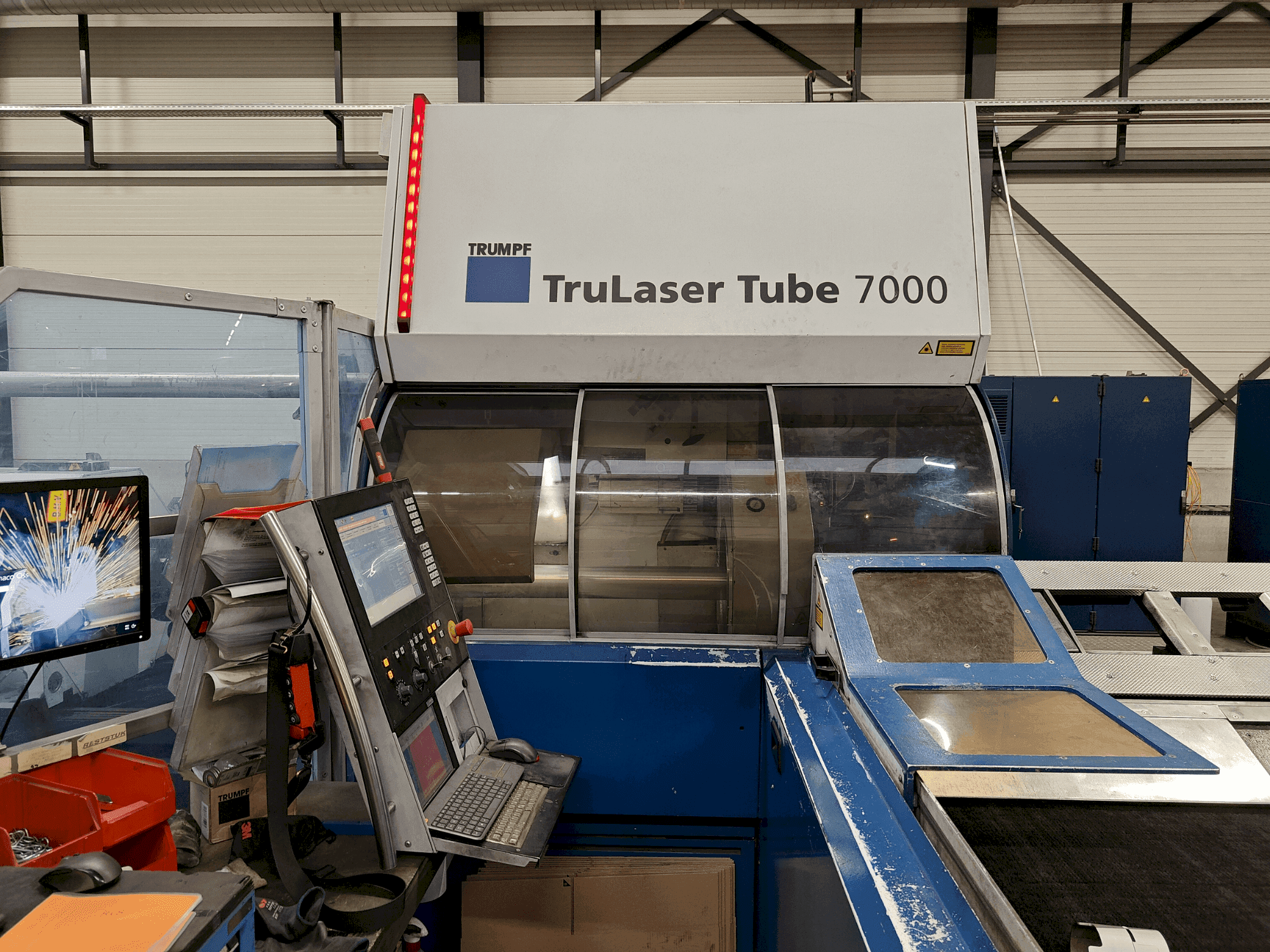 Masina TRUMPF TruLaser Tube 7000 eestvaade
