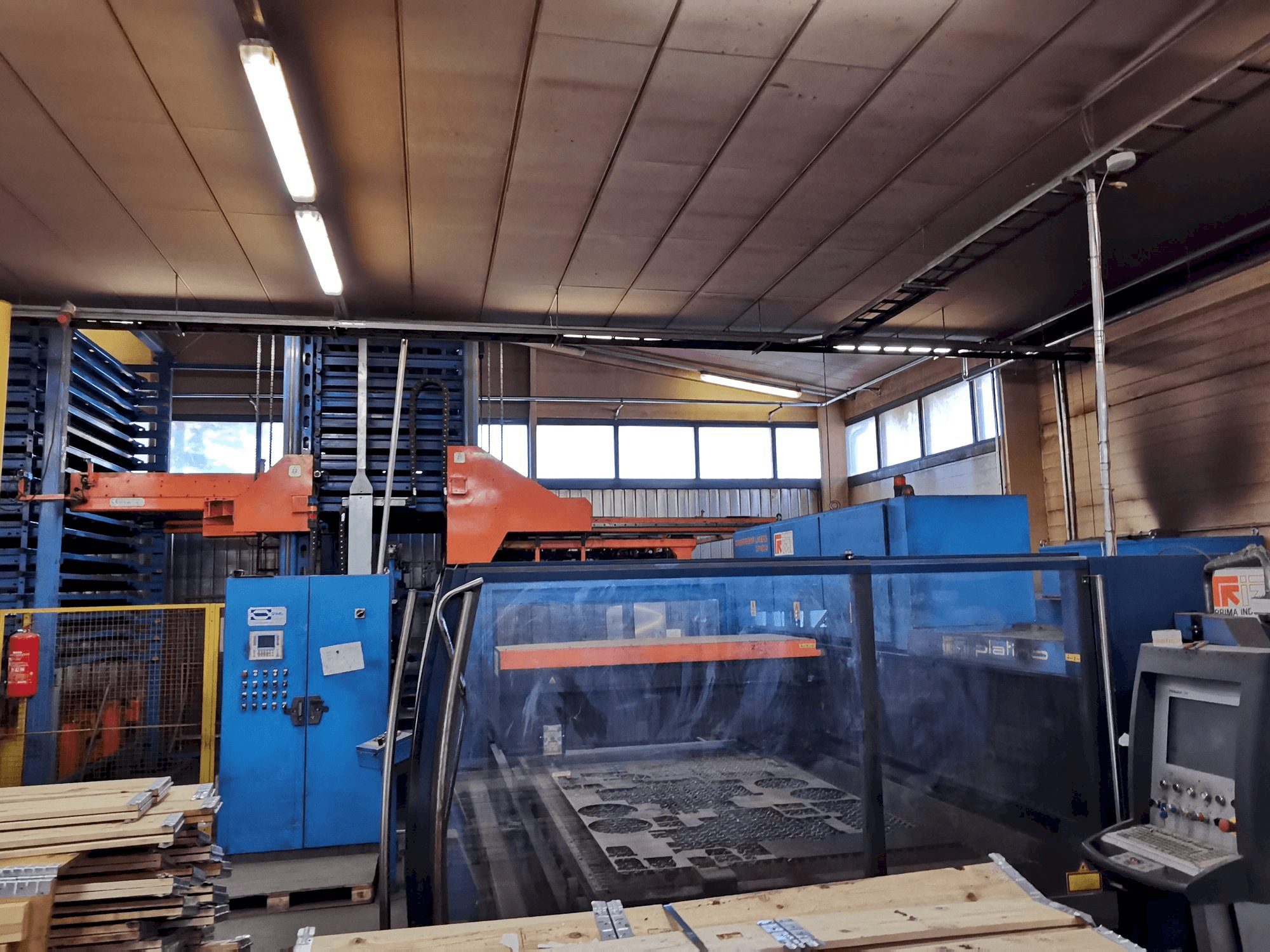 Masina Prima Industrie Platino 1530 eestvaade