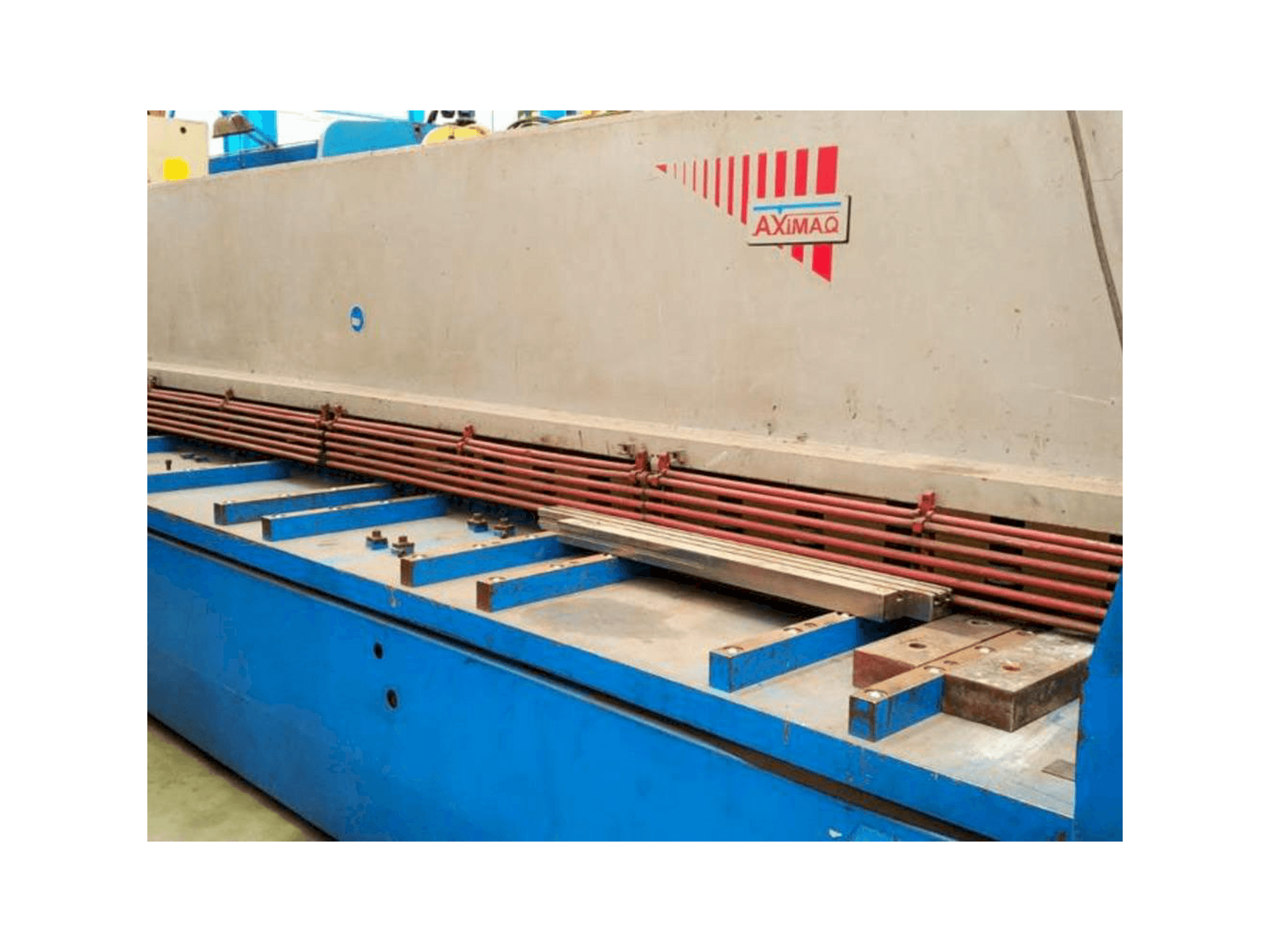 Masina Axial CP-1060 eestvaade