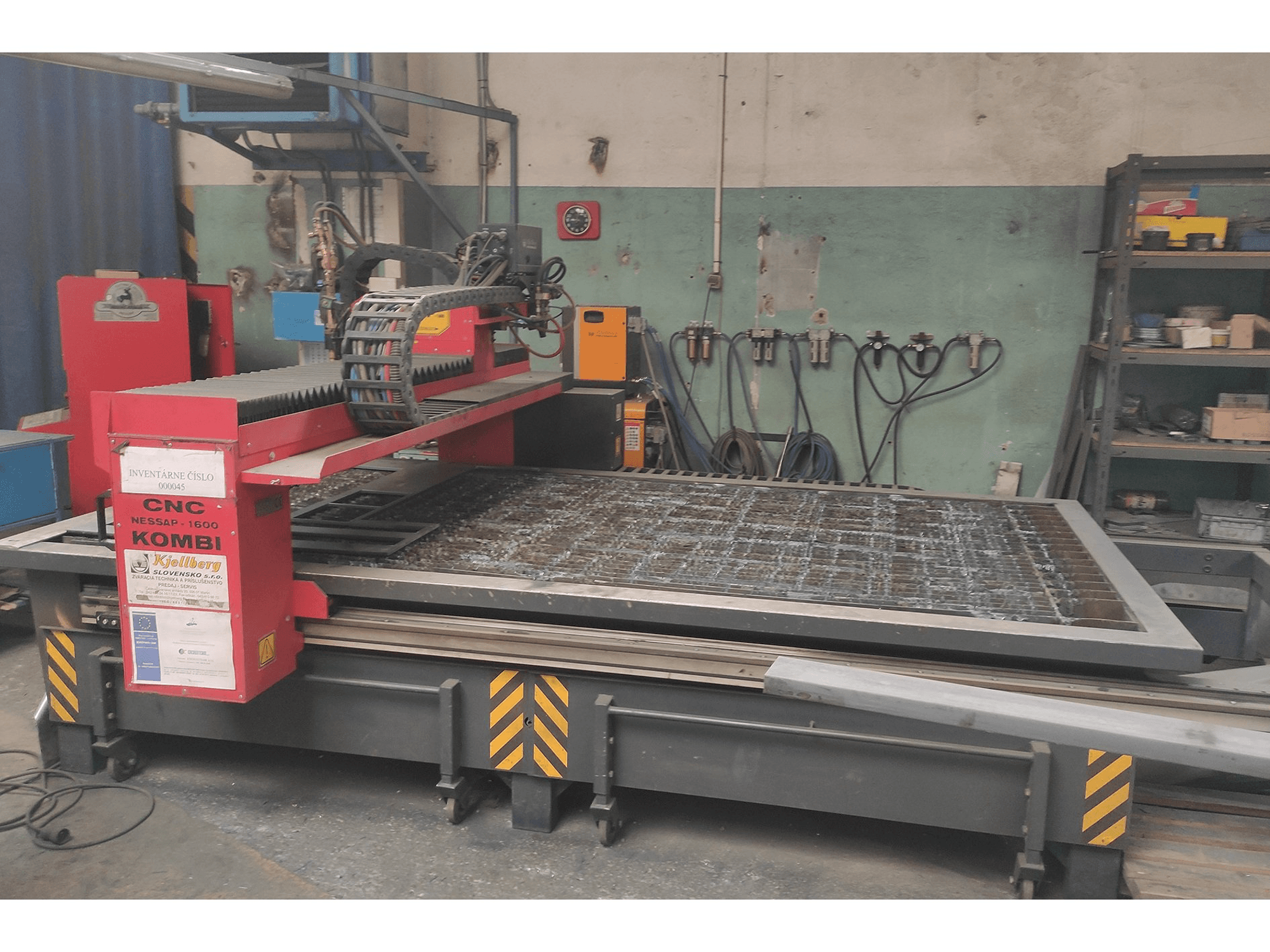 Masina Nessap 1600 Kombi Plus eestvaade