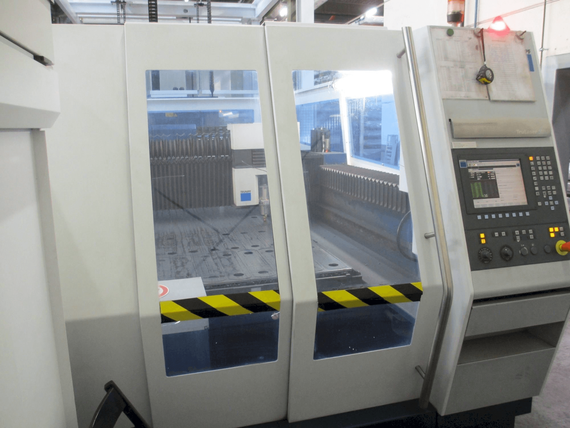 Masina Trumpf TruLaser 5030 eestvaade