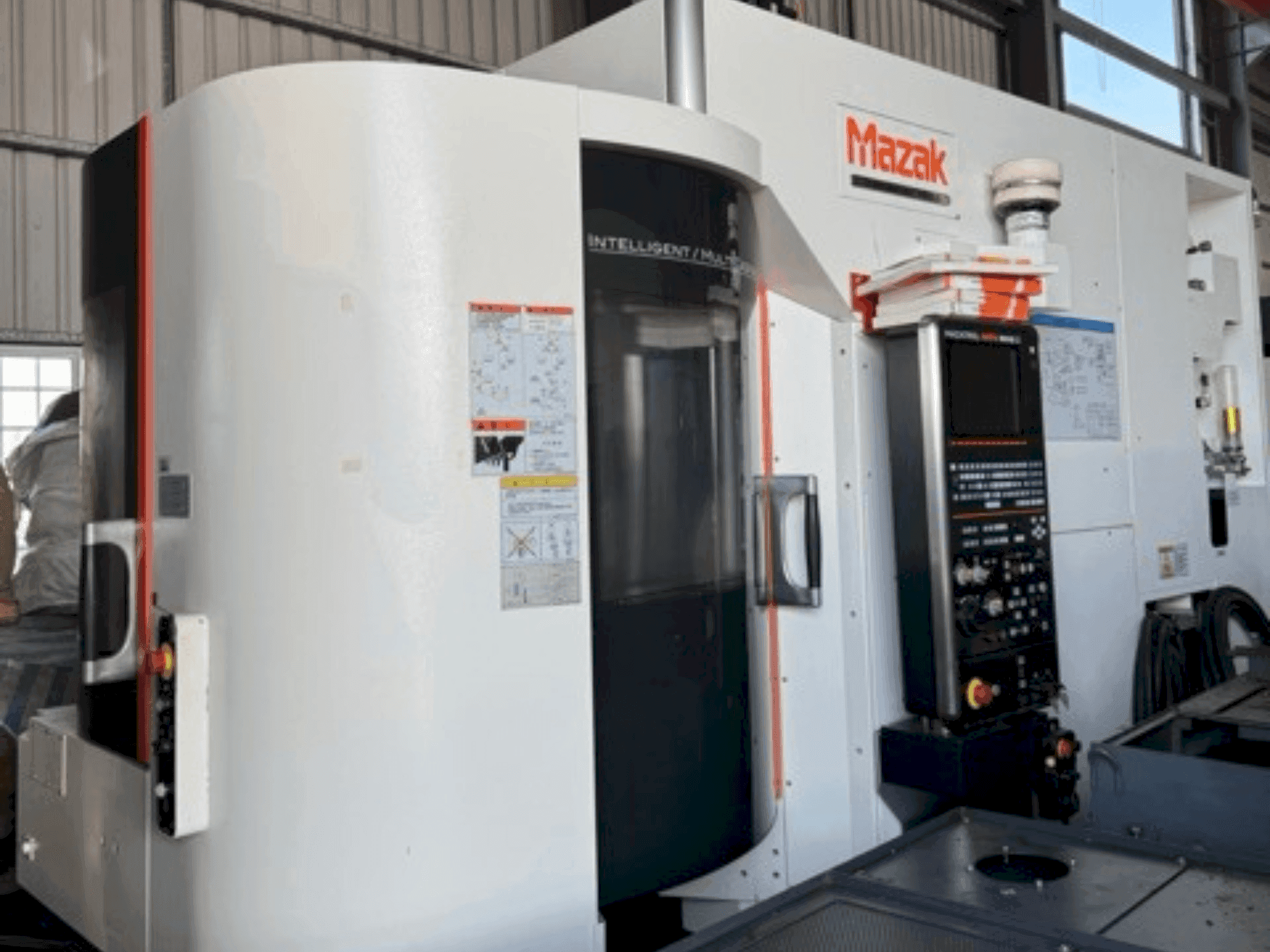 Masina Mazak VARIAXIS J-500 eestvaade