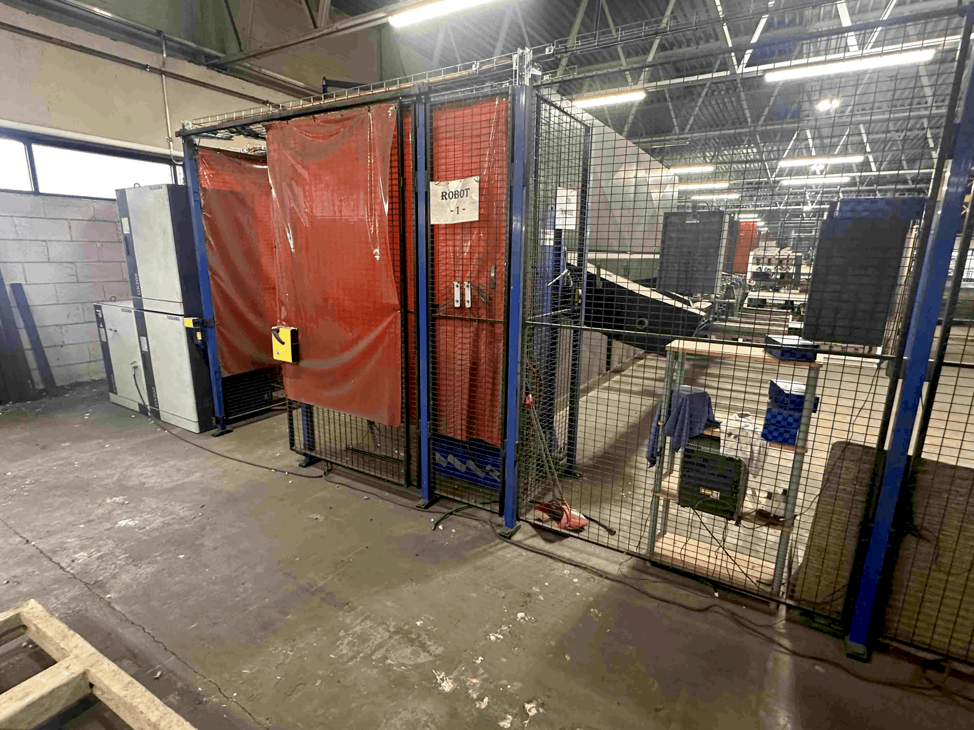 Masina Yaskawa RM2-2000 S6D eestvaade