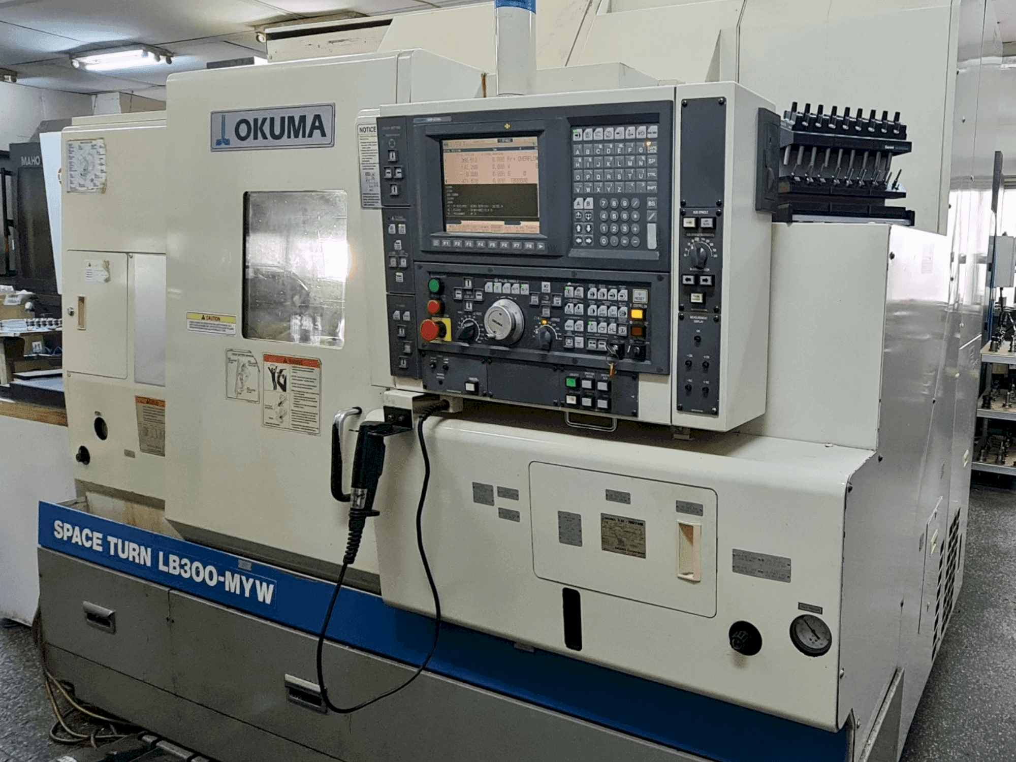Masina Okuma Space Turn LB 300 MYW eestvaade