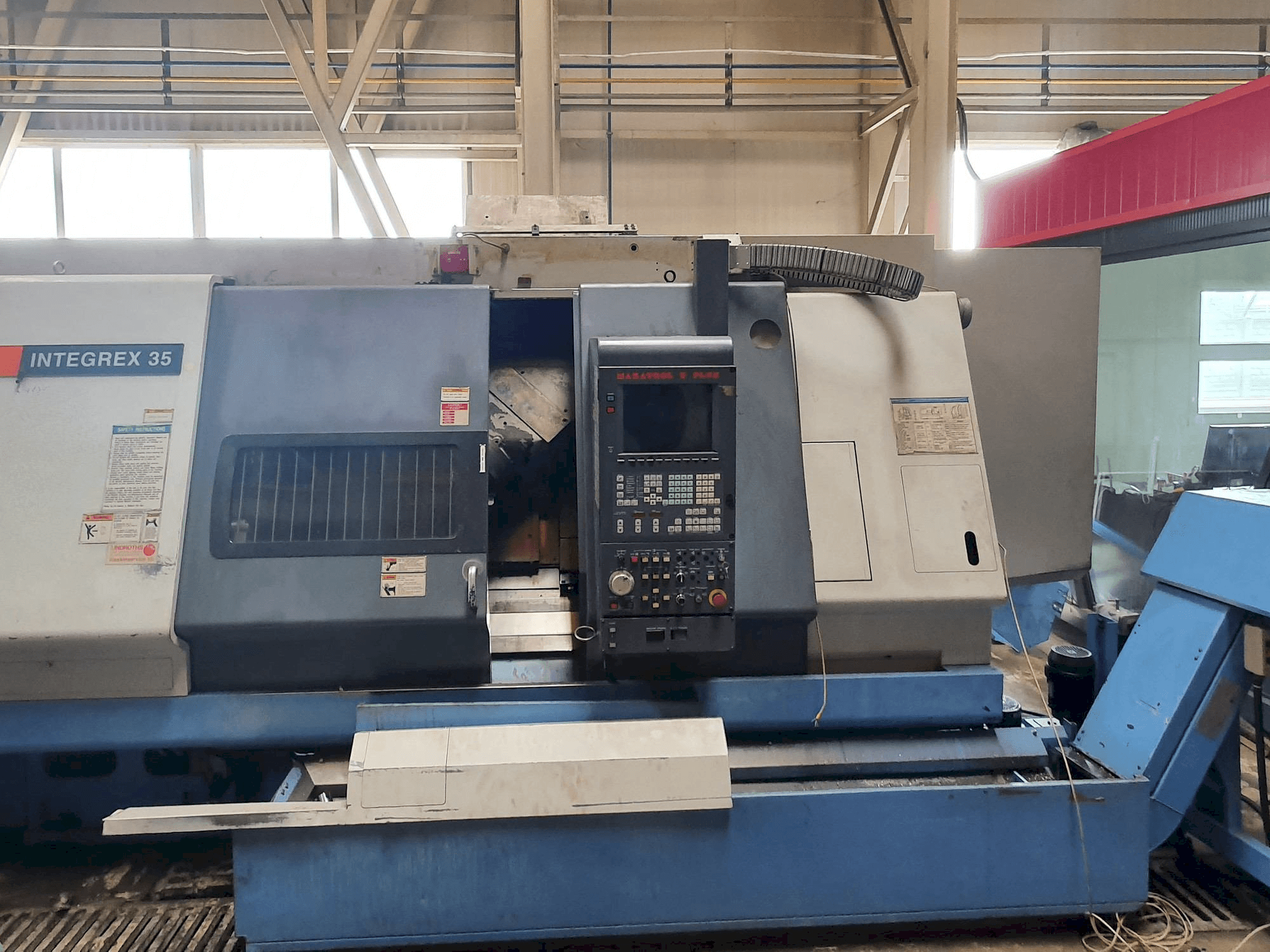 Masina Mazak INTEGREX 35 eestvaade