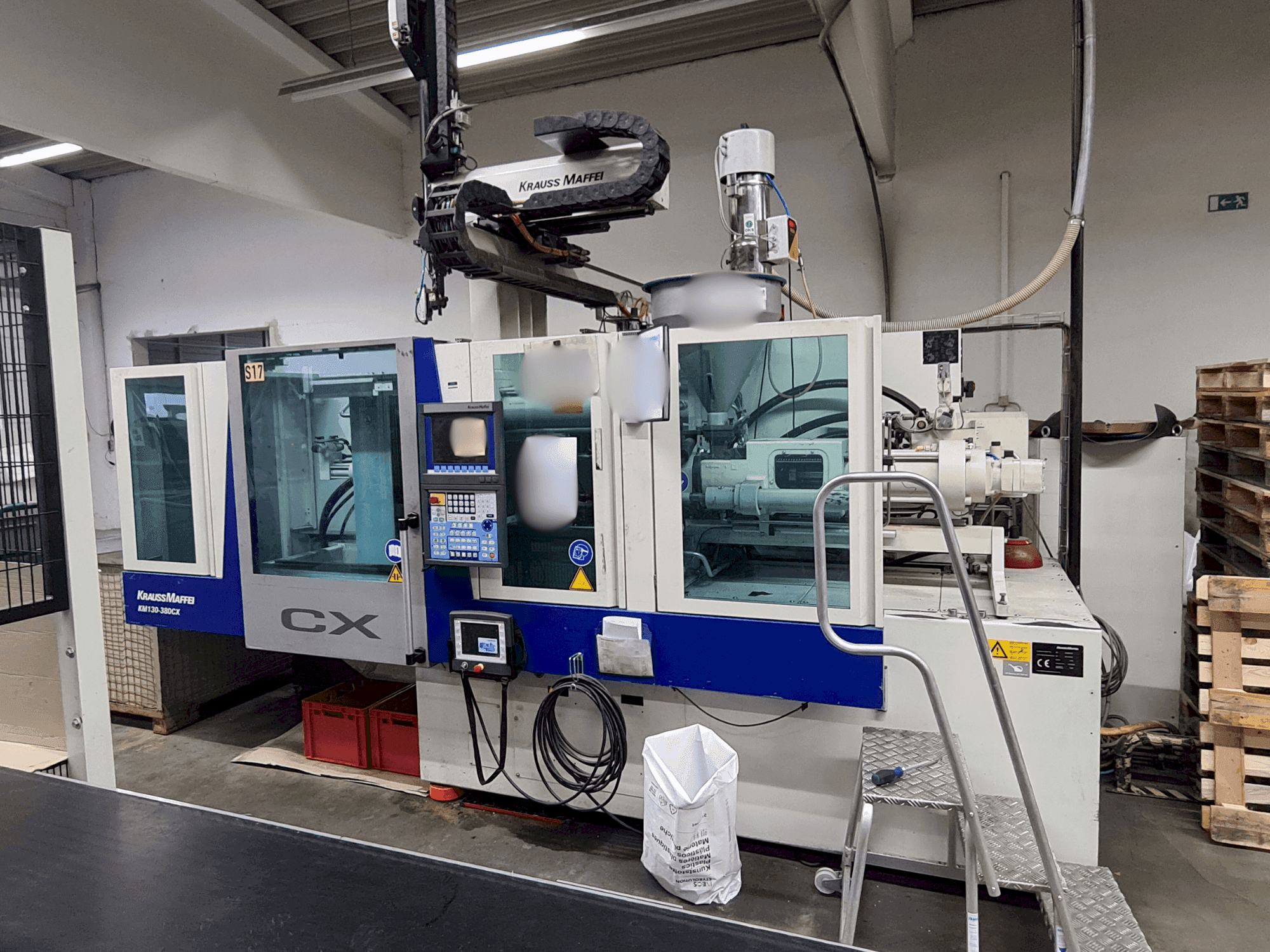 Masina Krauss Maffei 130-380 CX eestvaade