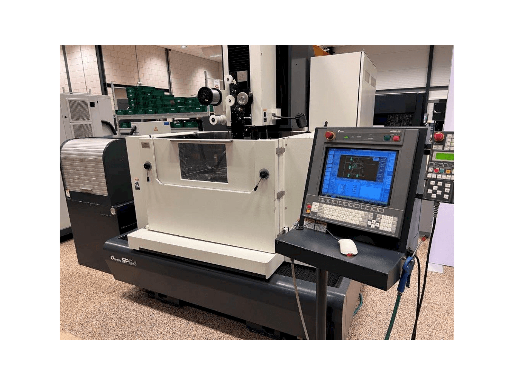 Masina Makino eestvaade