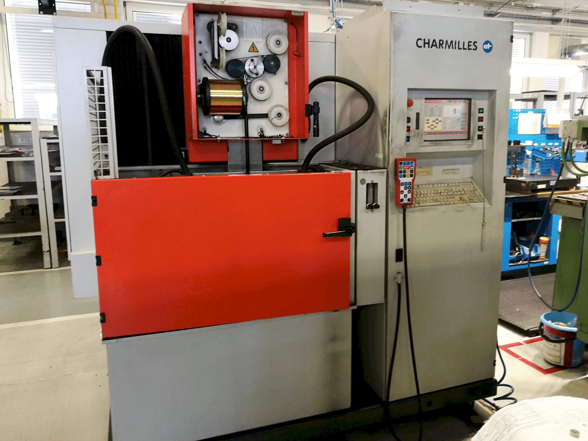 Masina CHARMILLES ROBOFIL 240 SL eestvaade