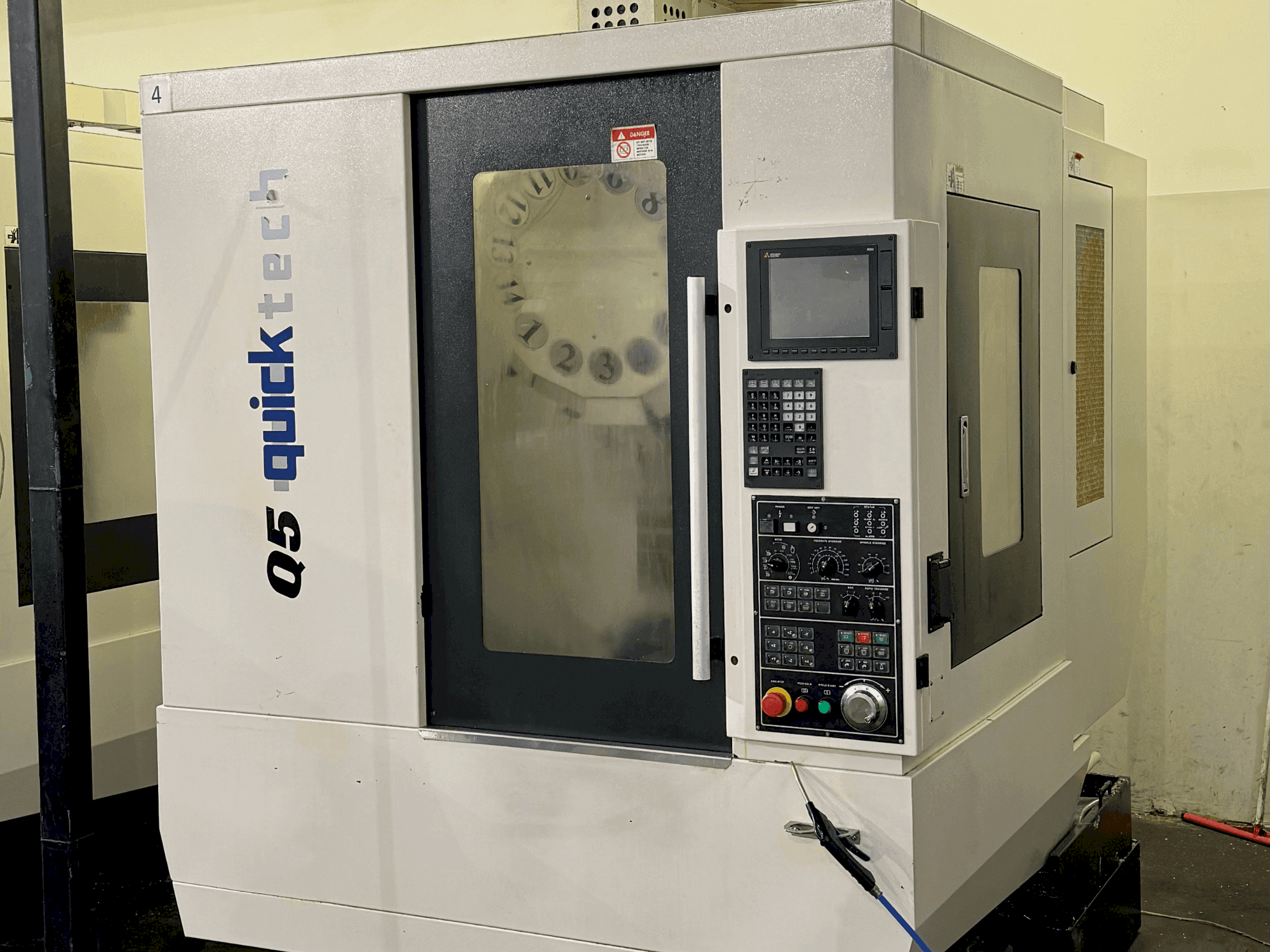 Masina Quick-Tech Q5 eestvaade