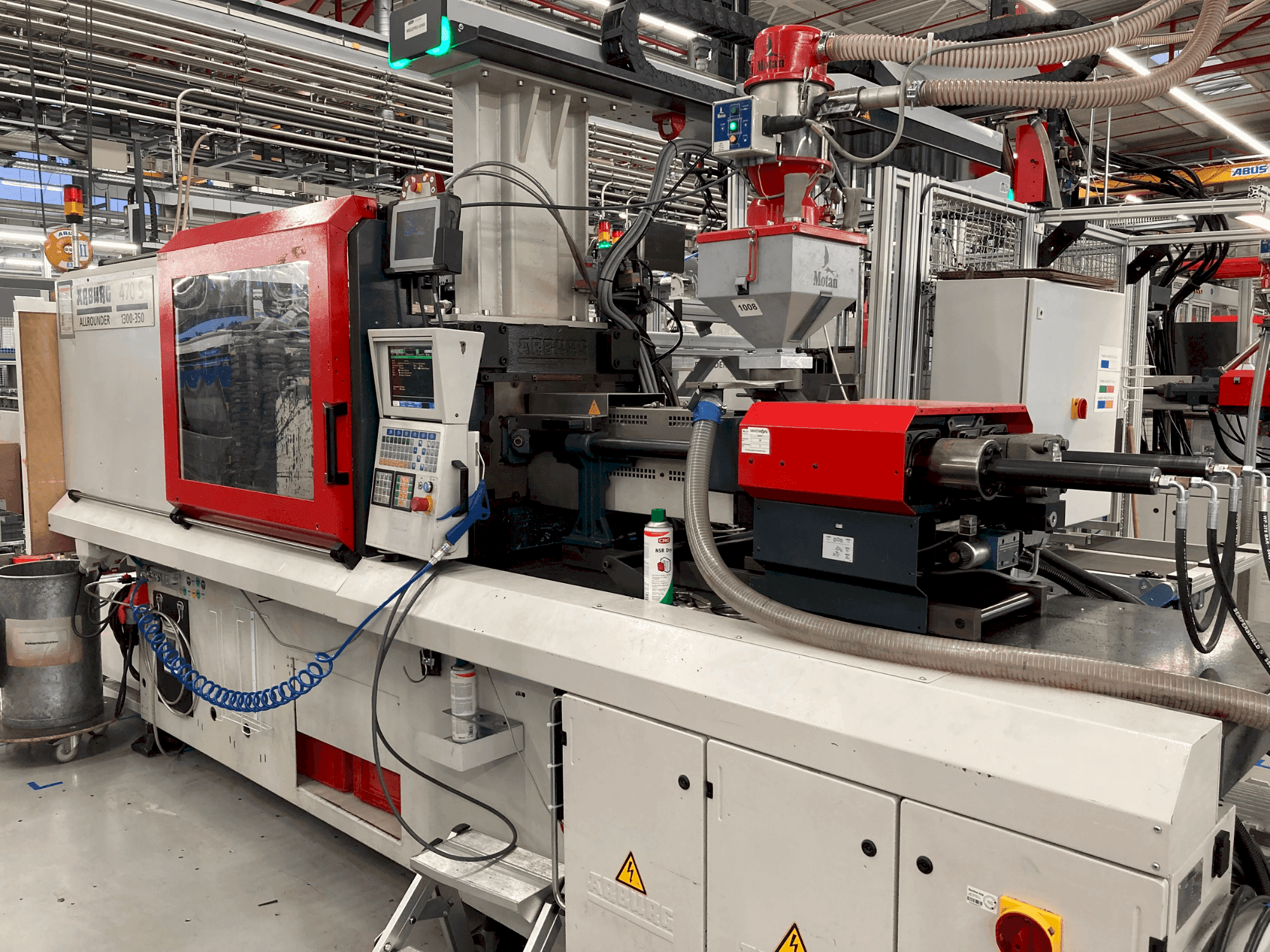 Masina Arburg Allrounder 470 S 1300-350 eestvaade