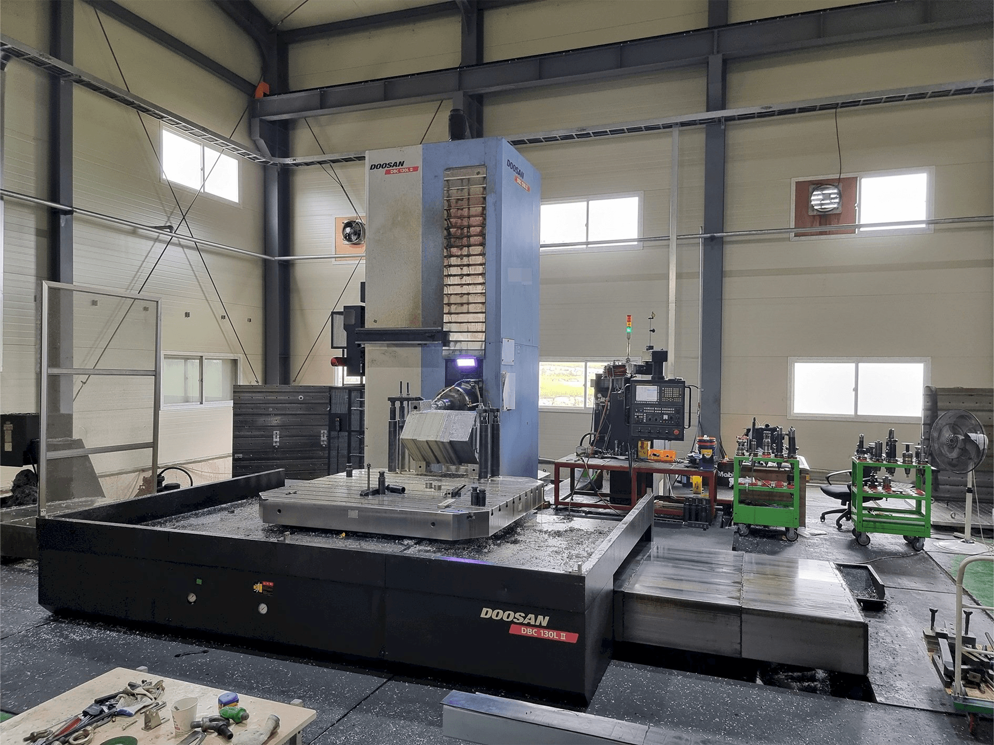 Masina Doosan DBC 130L II eestvaade