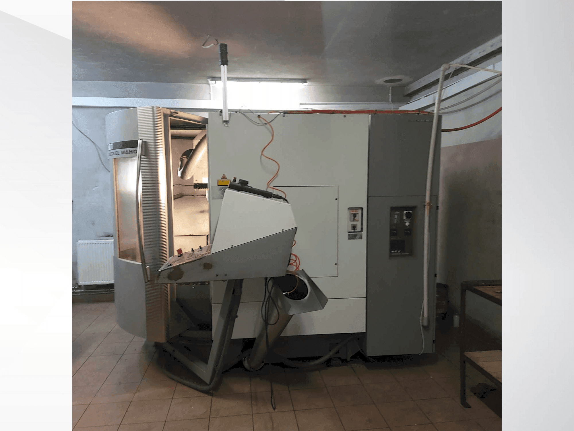 Masina DECKEL MAHO DMU 60 T eestvaade