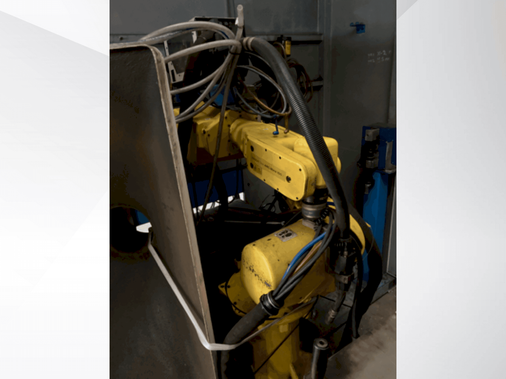 Masina FANUC ARC Mate 100i eestvaade