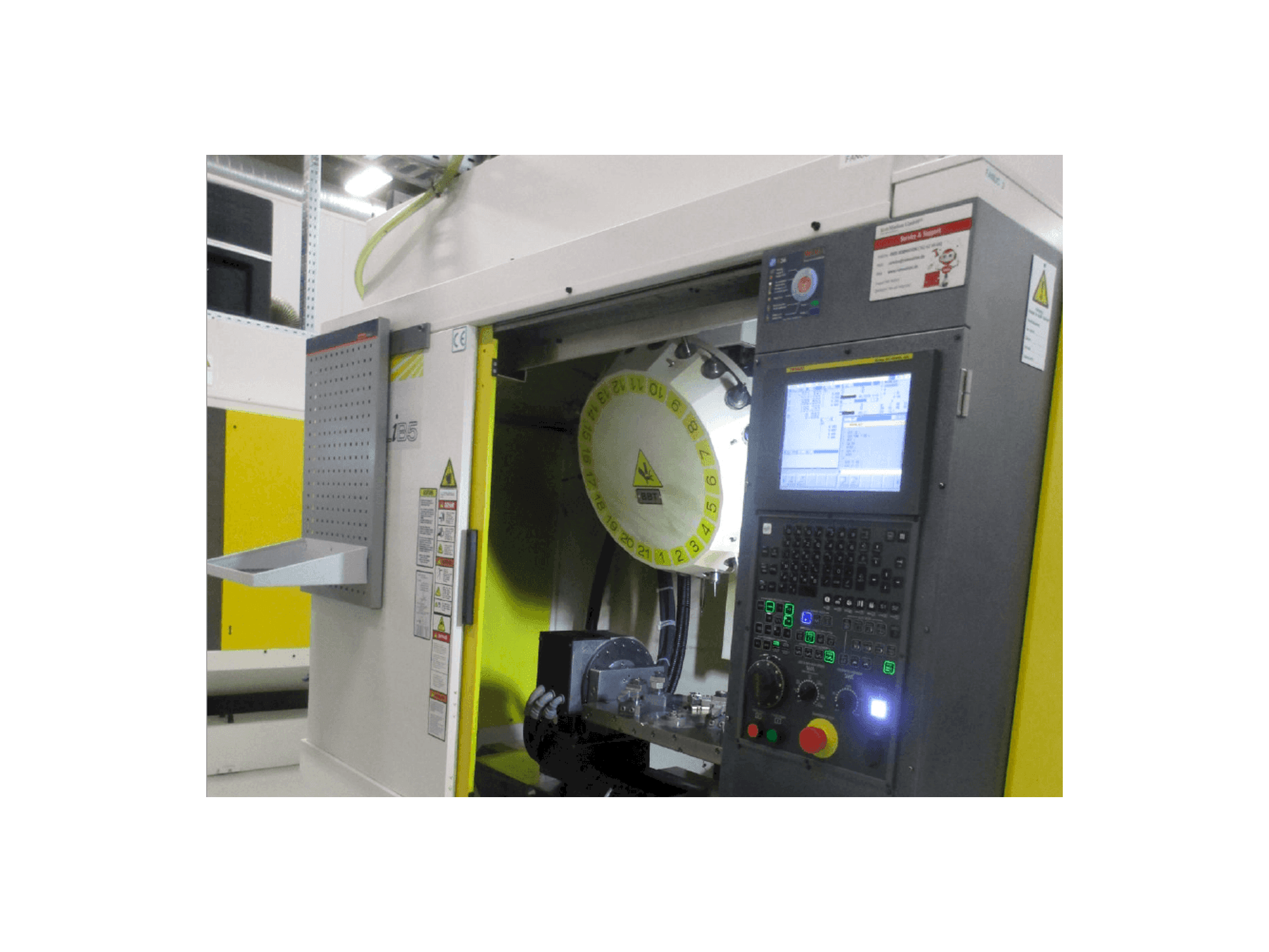 Masina FANUC ROBODRILL Alpha D21LiB5 eestvaade