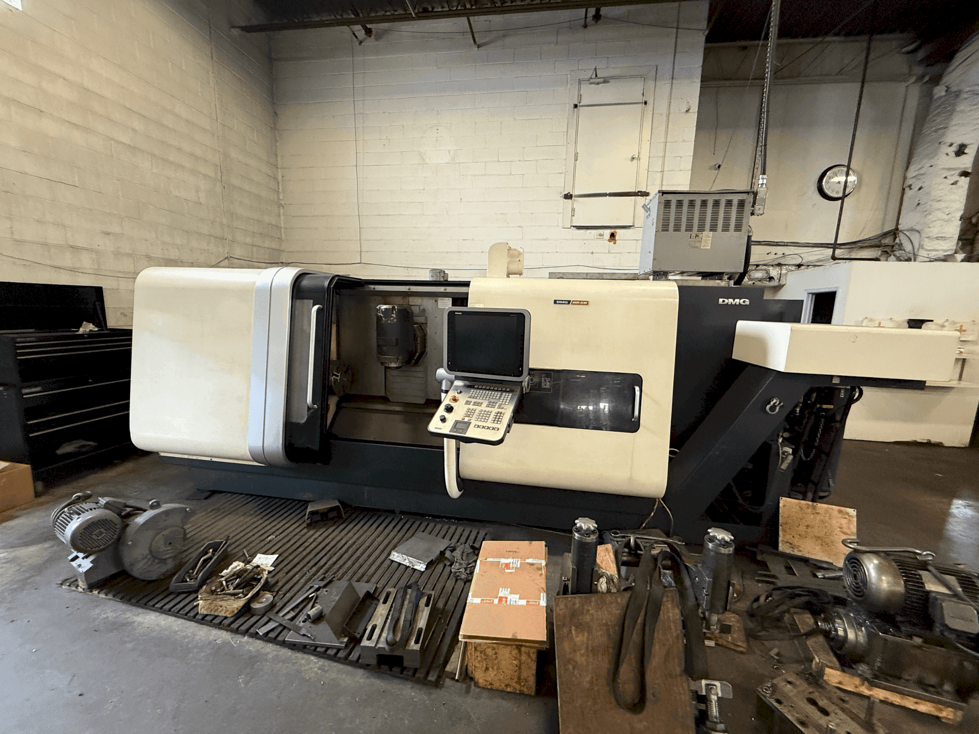 Masina DMG CTX Beta 1250 TC eestvaade