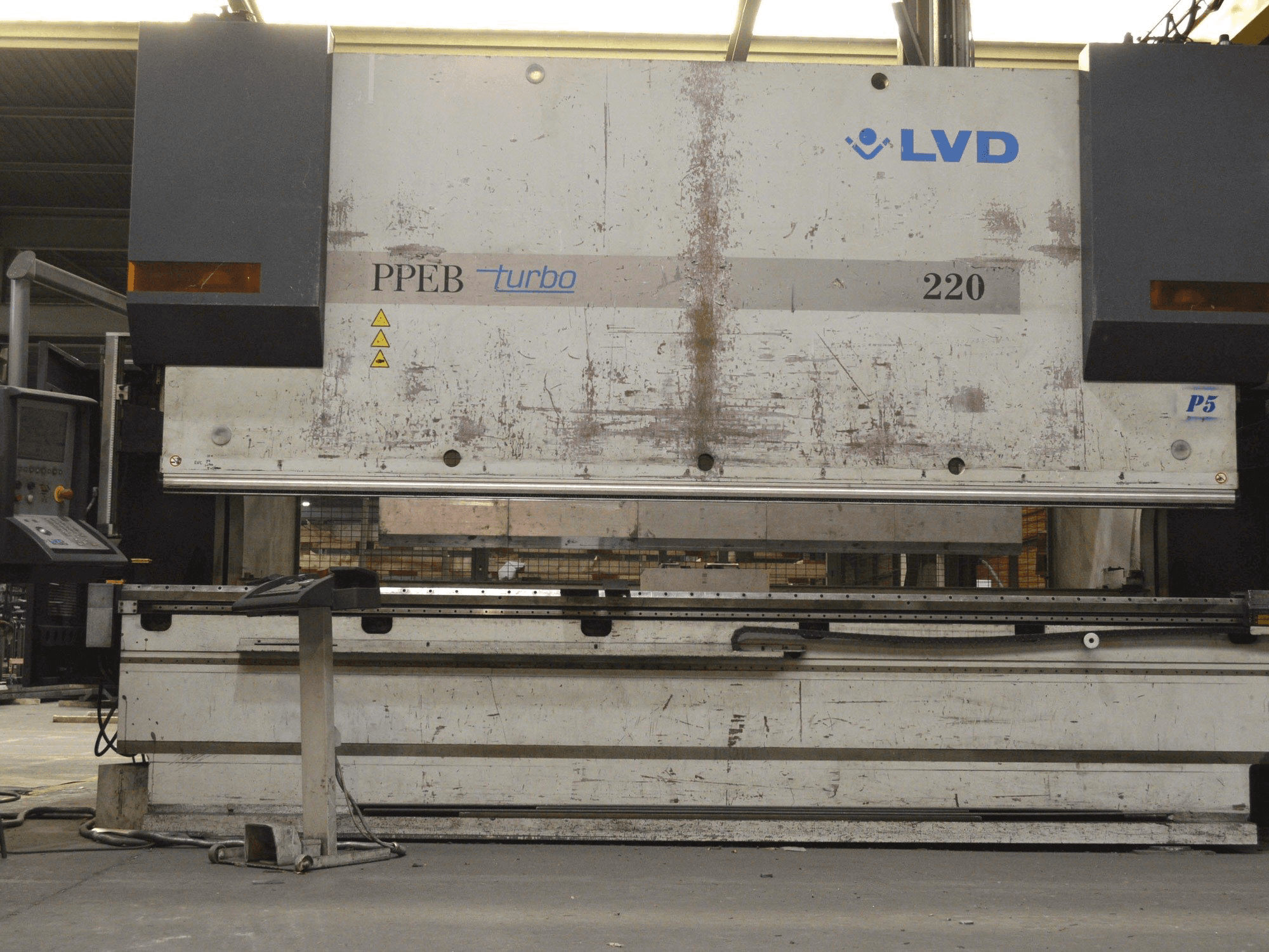 Masina LVD PPEB 220/42 eestvaade