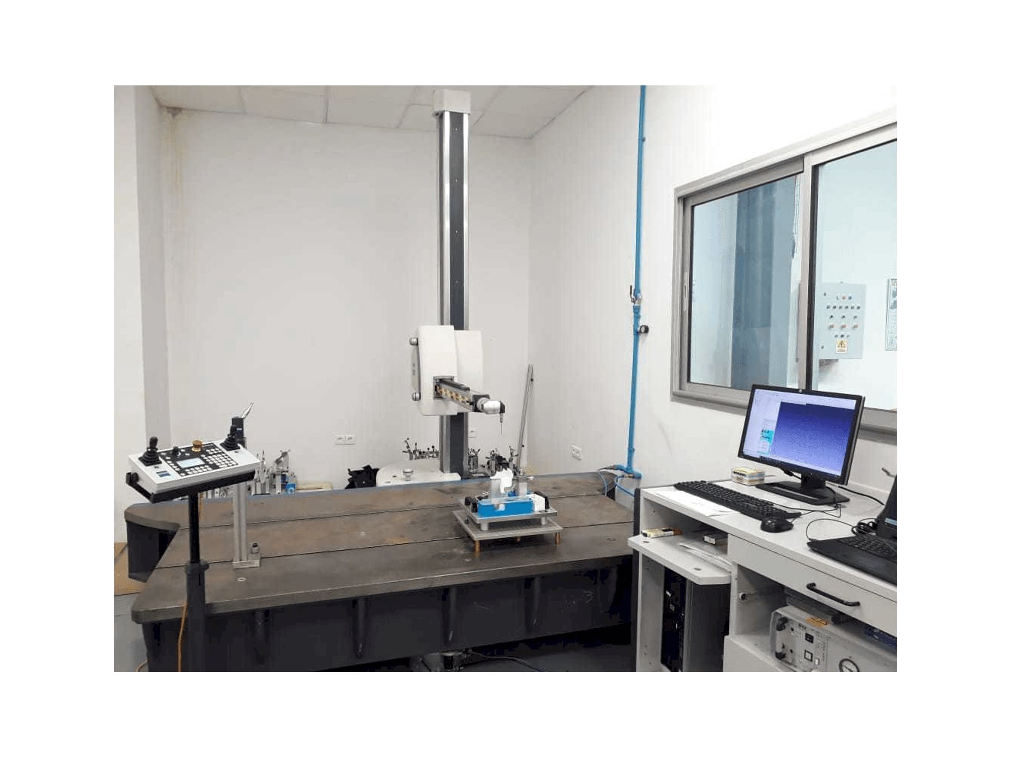 Masina ZEISS Carmet CNC eestvaade