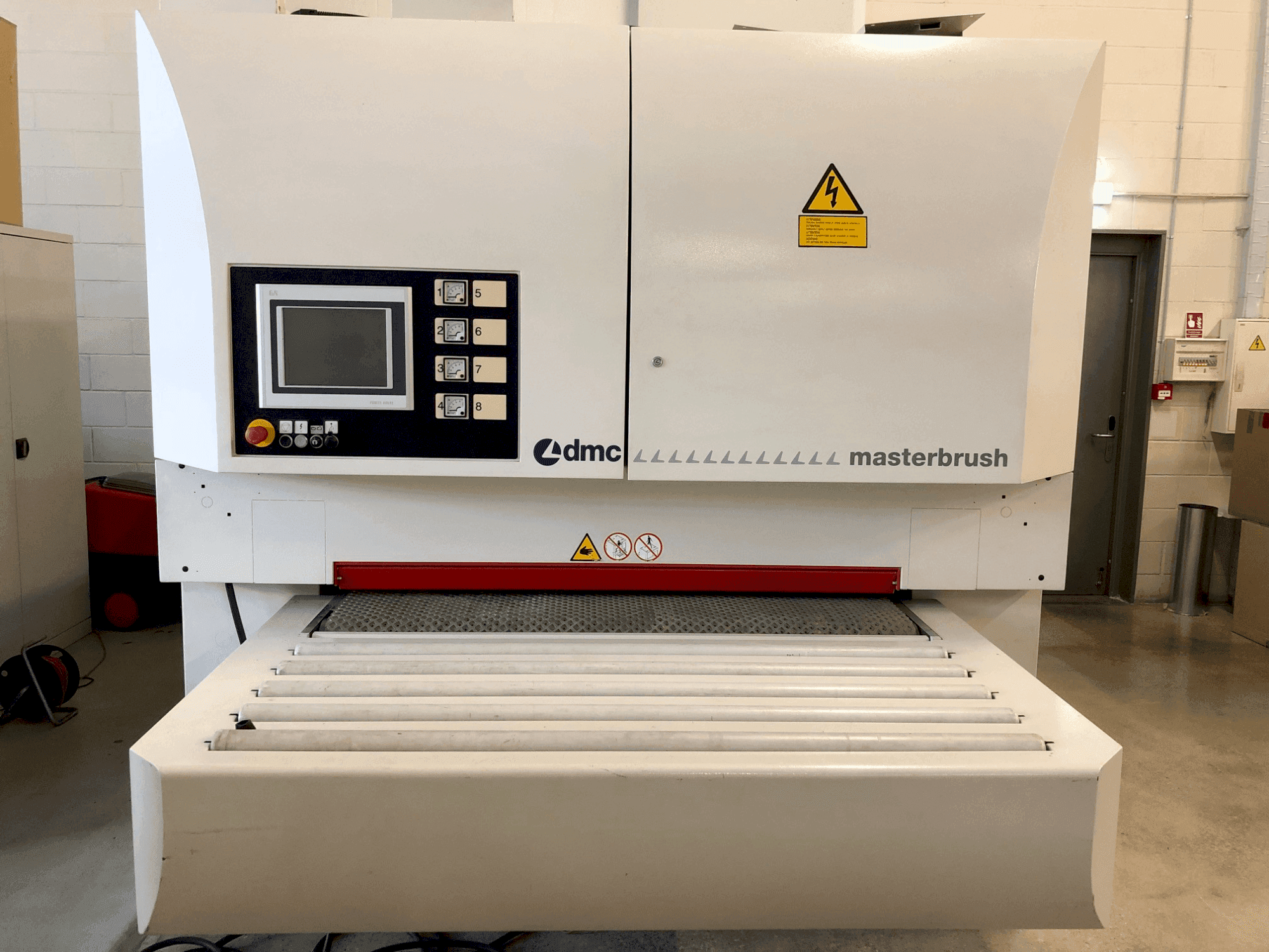 Masina DMC MASTERBRUSH MB 1350 M4 (2011) eestvaade