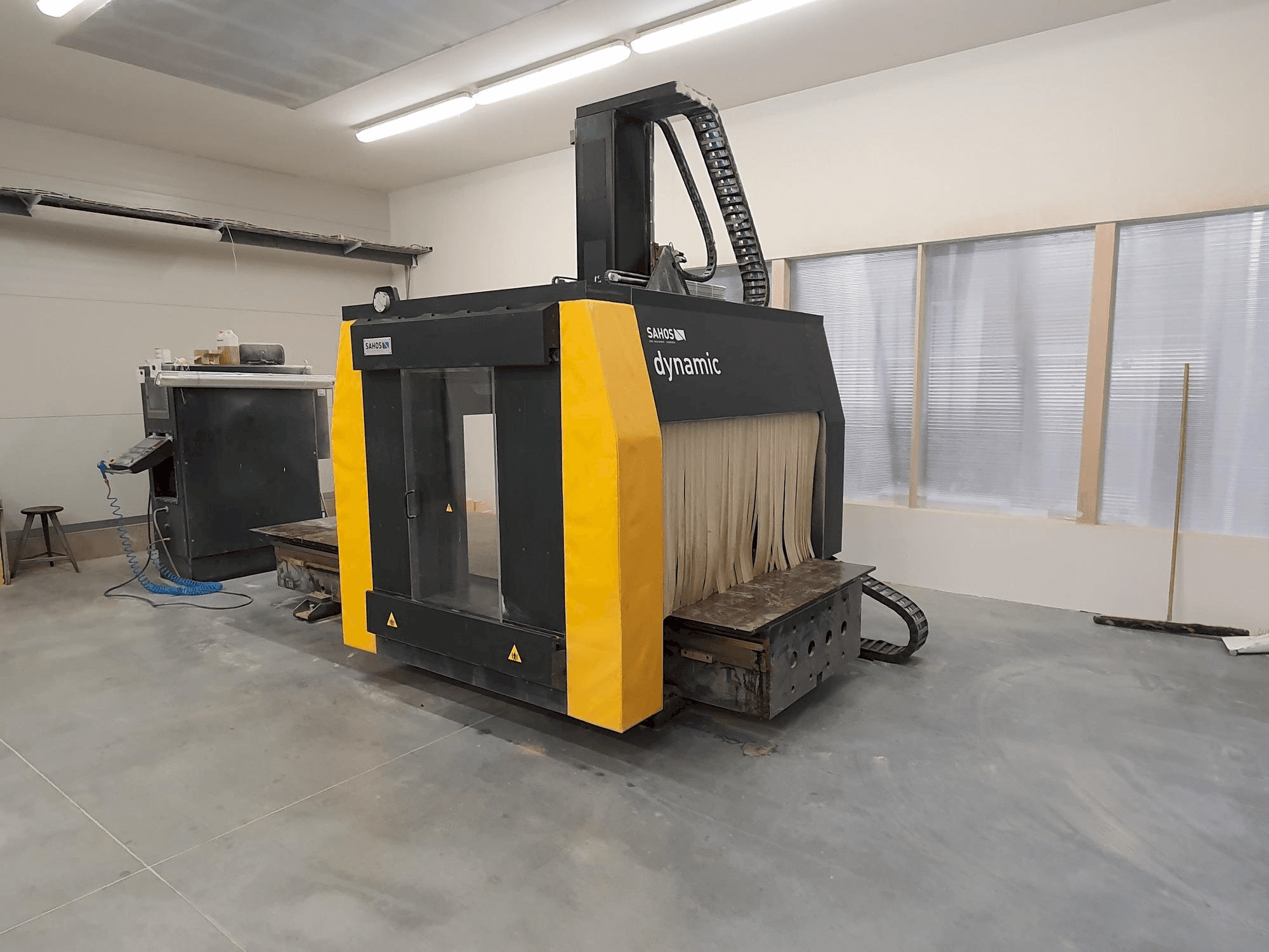 Masina Sahos Dynamic FC 3000 CNC 5X eestvaade