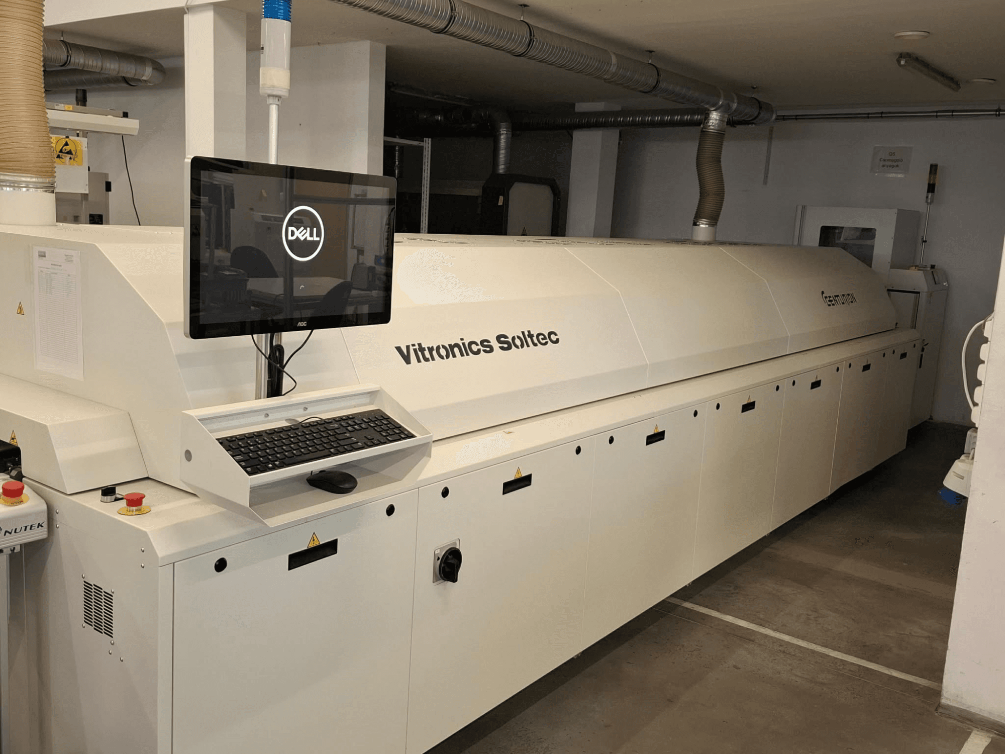 CENTURION CT930 automaatikaseadme esiplaanil, millel on Delli monitor koos klaviatuuri ja juhtnuppudega.