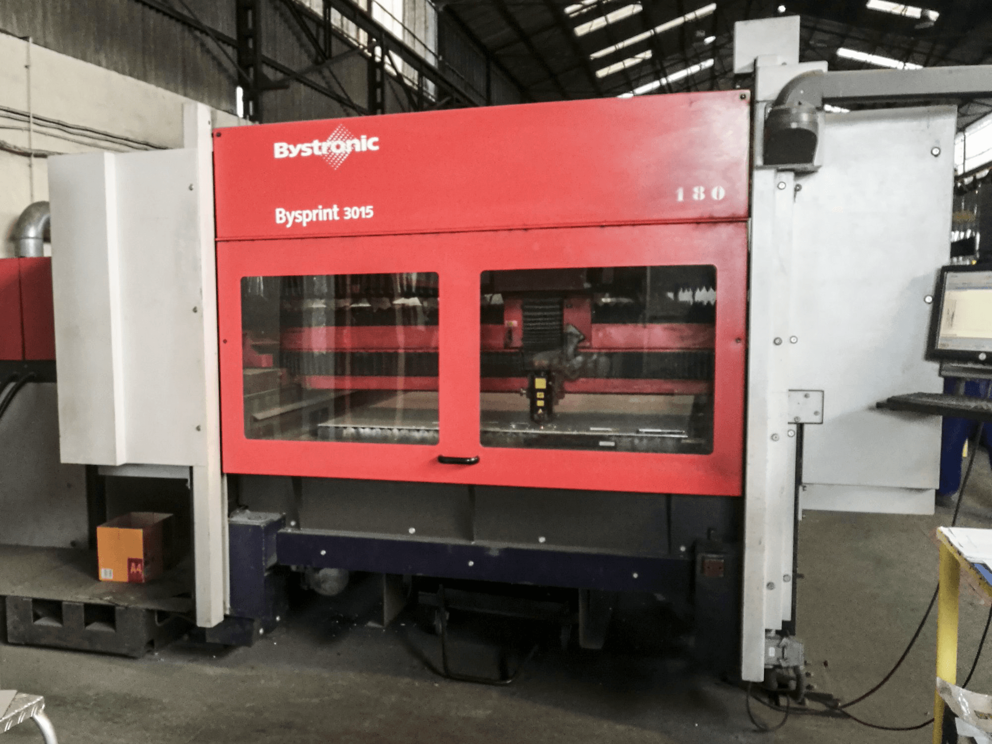 Masina Bystronic BySprint 3015 eestvaade