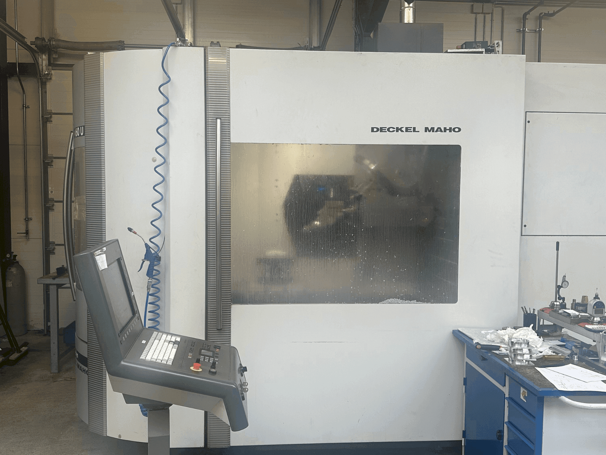 Masina DECKEL MAHO DMC 60U HiDyn eestvaade
