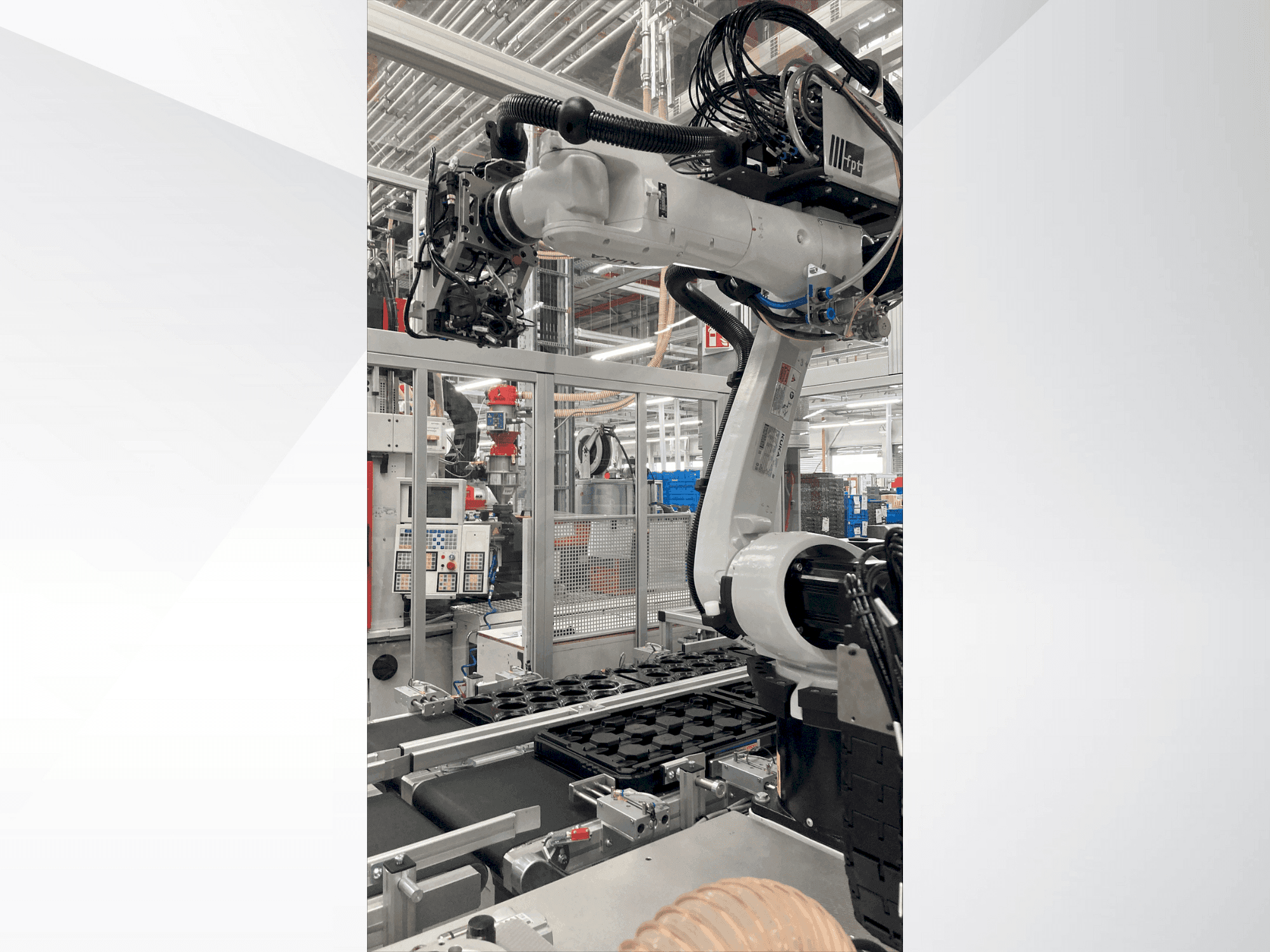 Masina KUKA KR 10 R1440-2 eestvaade