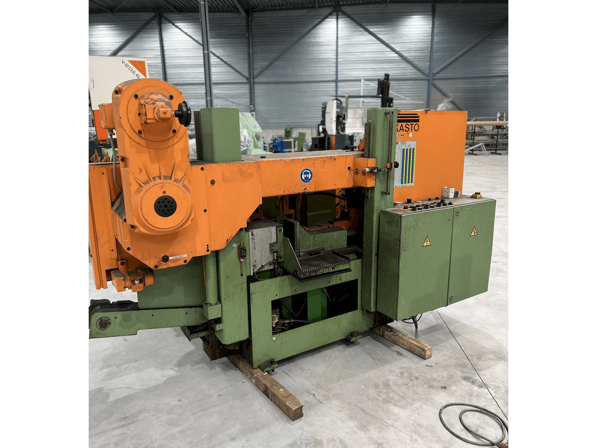 Masina KASTO HBA 360 AU eestvaade