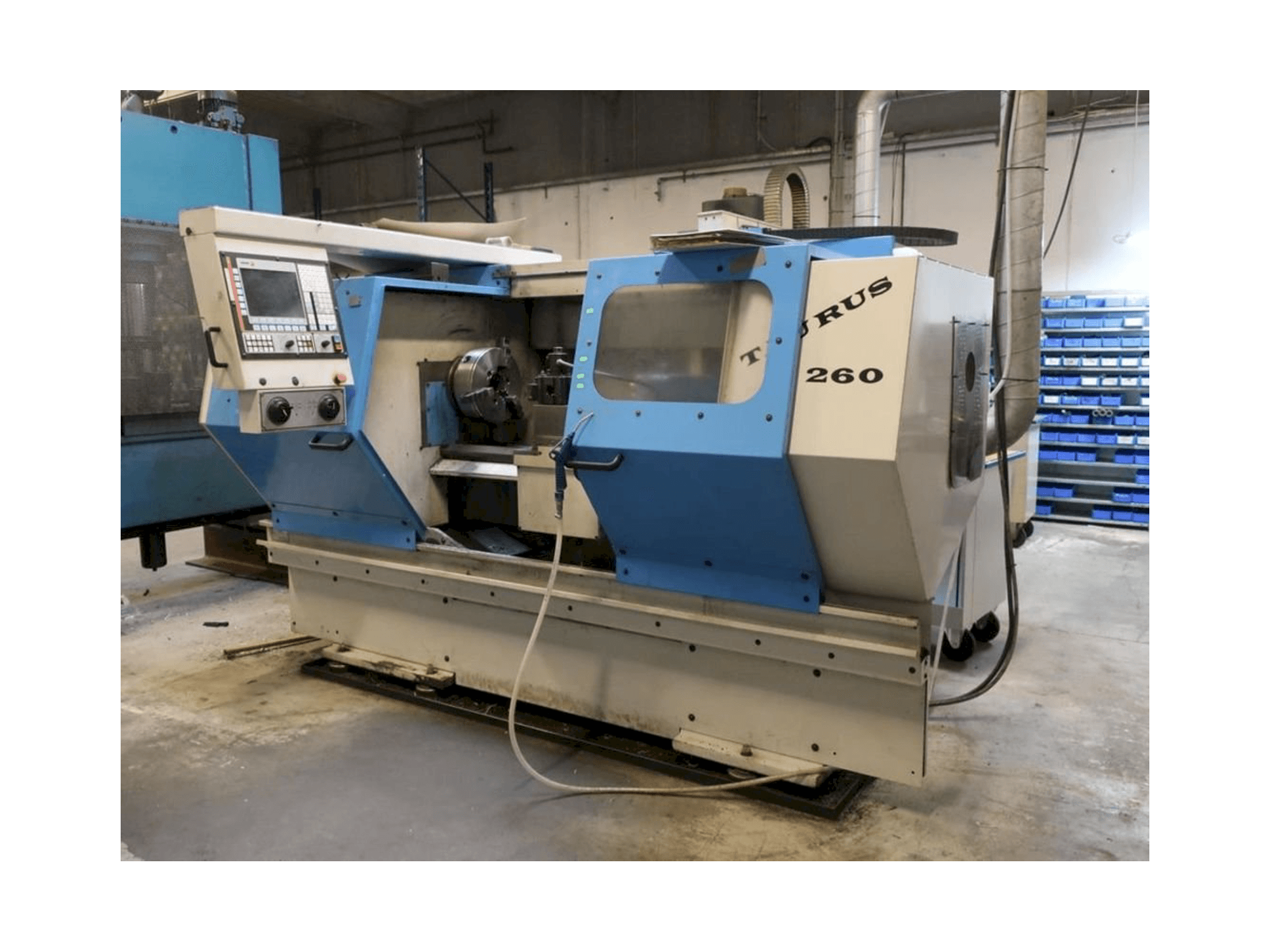 Masina Pinacho Taurus 260 eestvaade