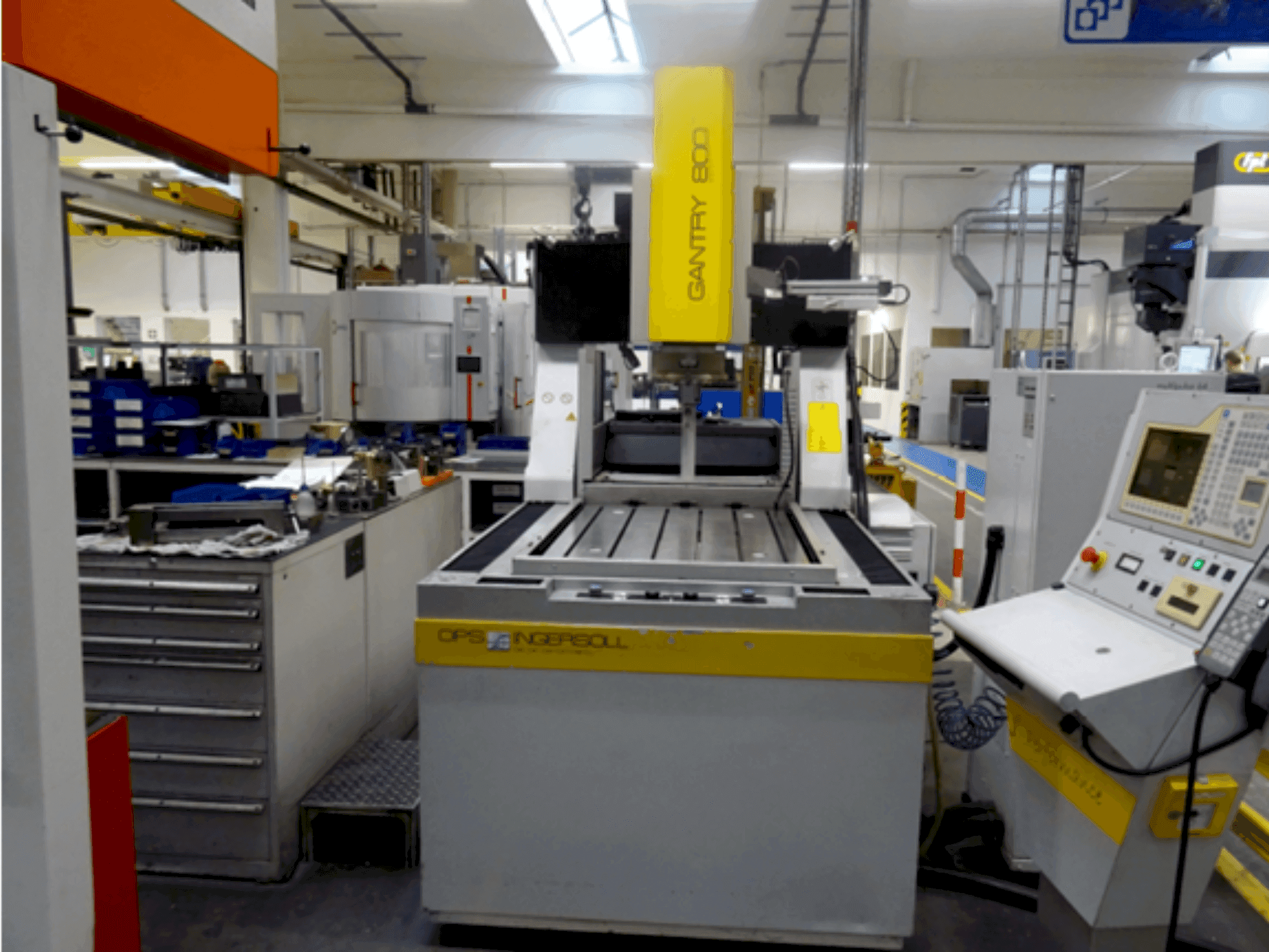 Masina Ingersoll Rand Gantry 800 eestvaade