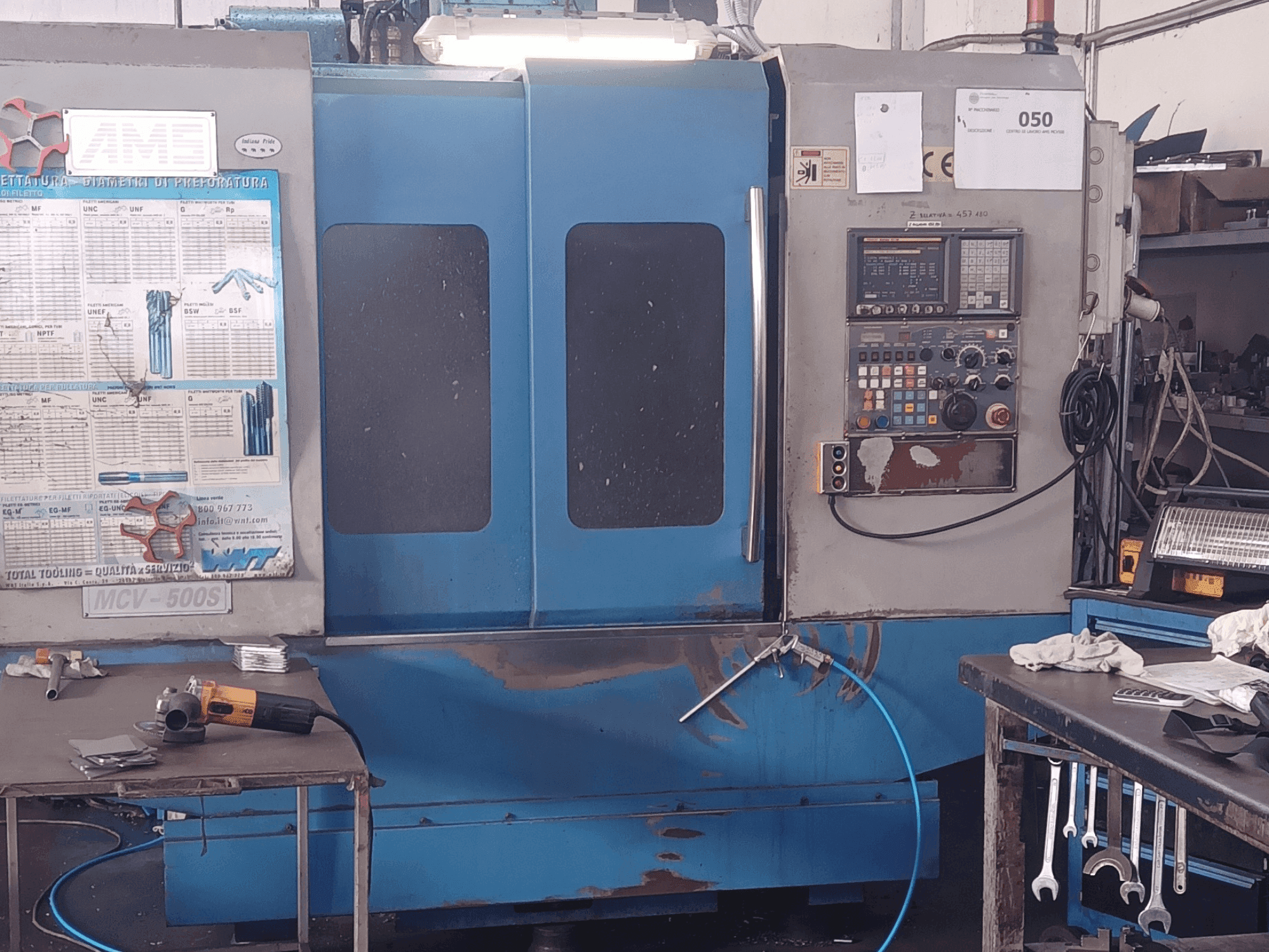 Masina MORI SEIKI MCV 500 eestvaade