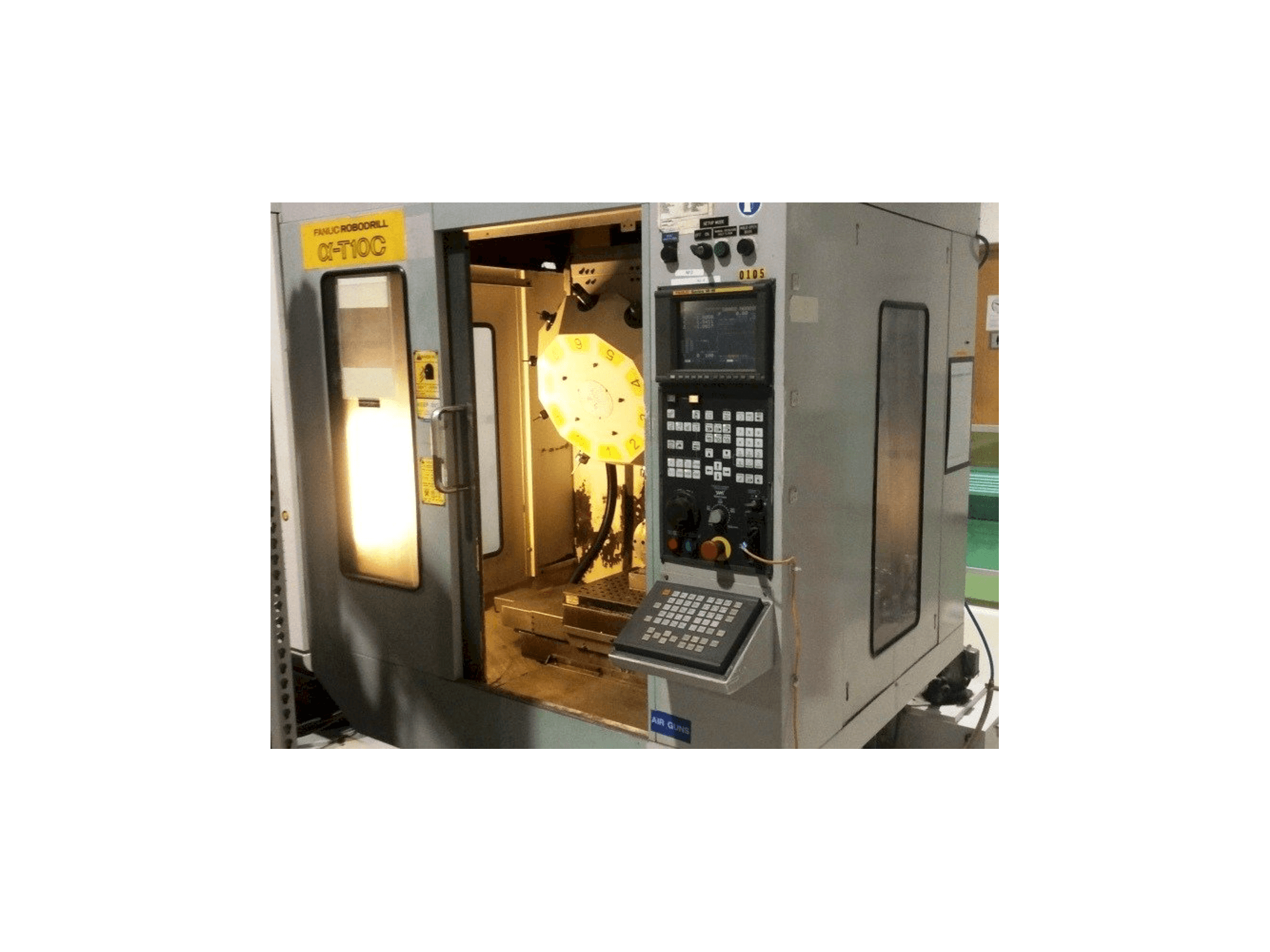 Masina FANUC RoboDrill Q-T10C eestvaade