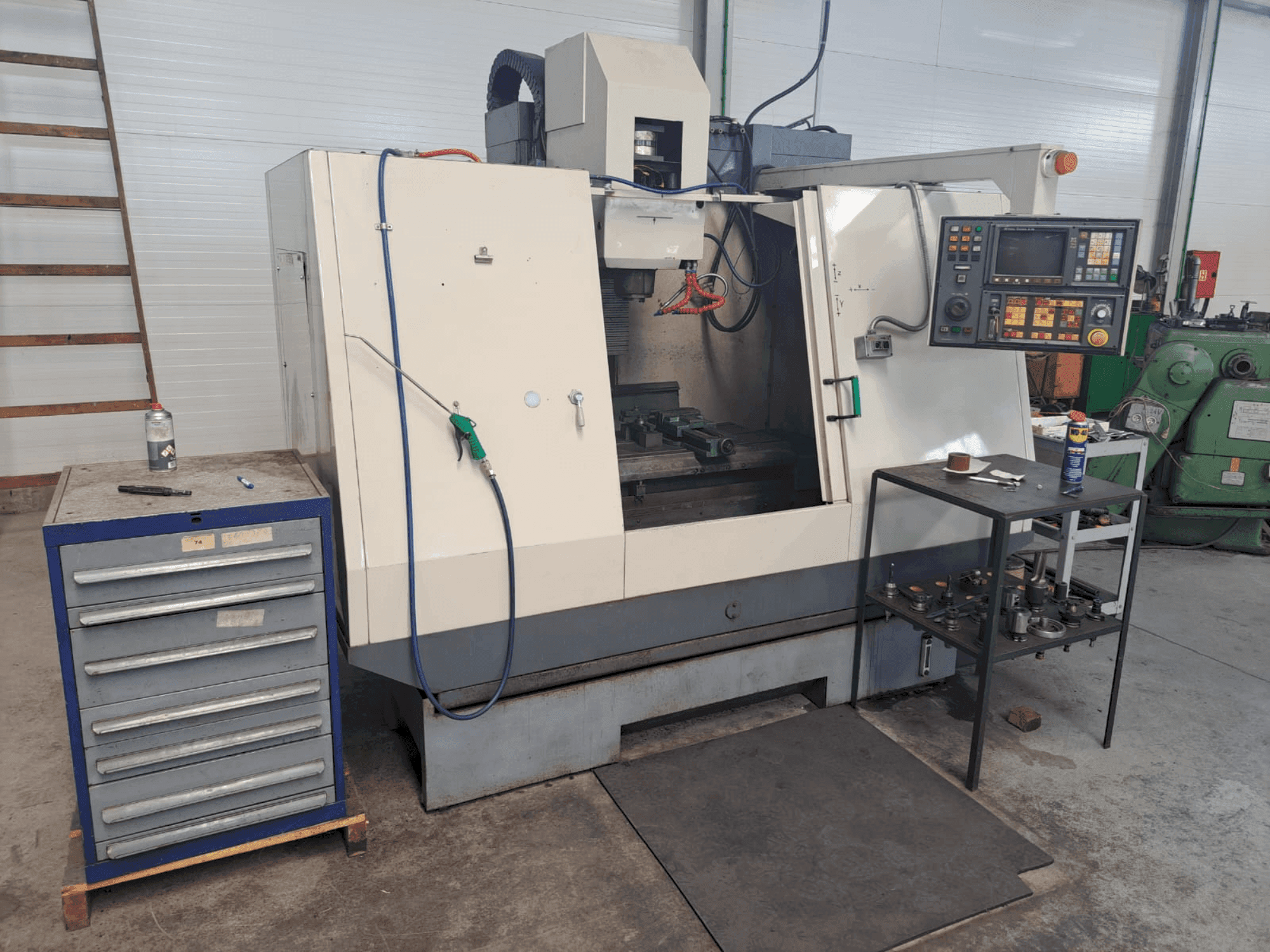 Masina Cincinnati Sabre eestvaade