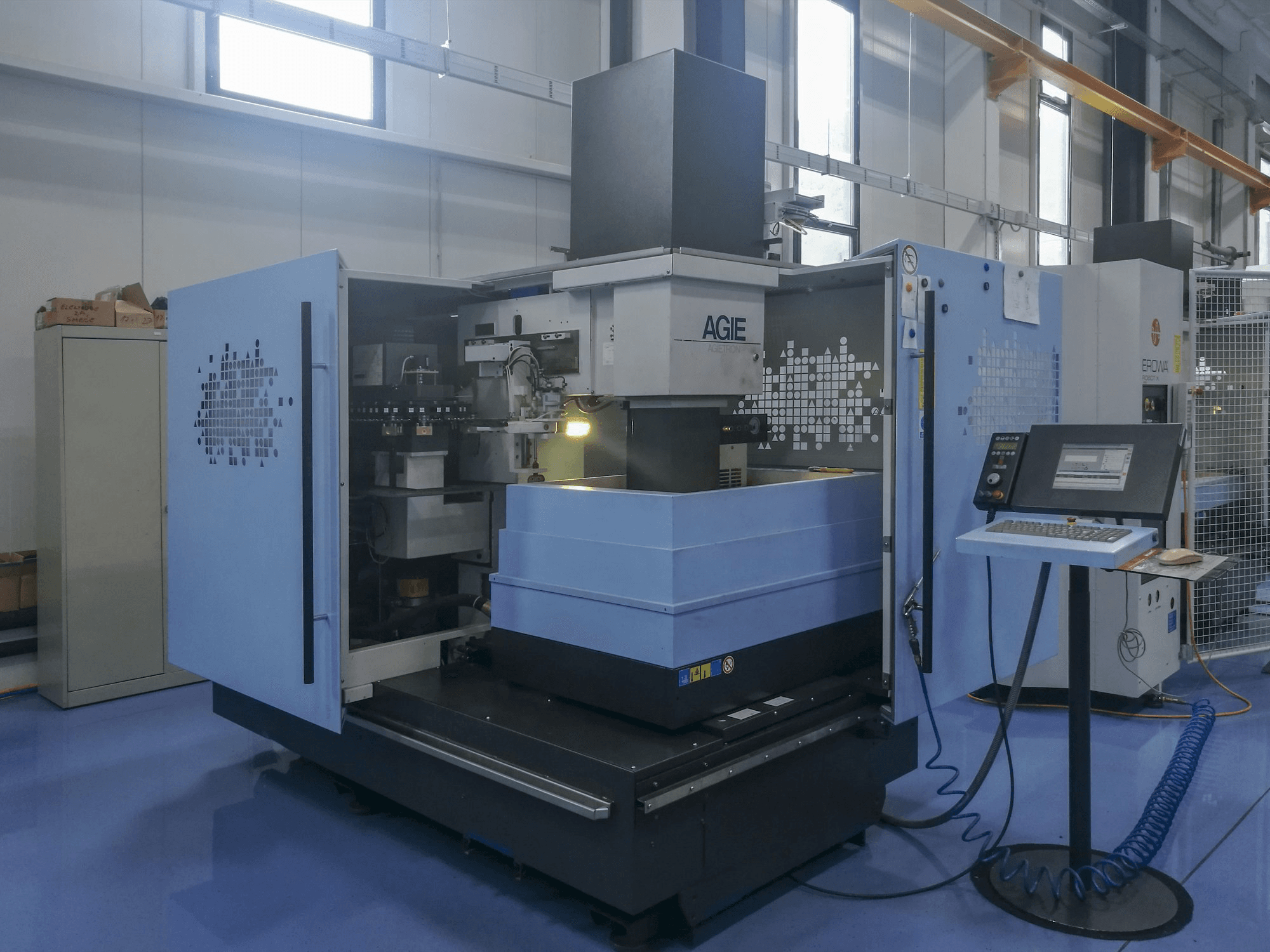 Masina AGIE AGIETRON INNOVATION 2 eestvaade