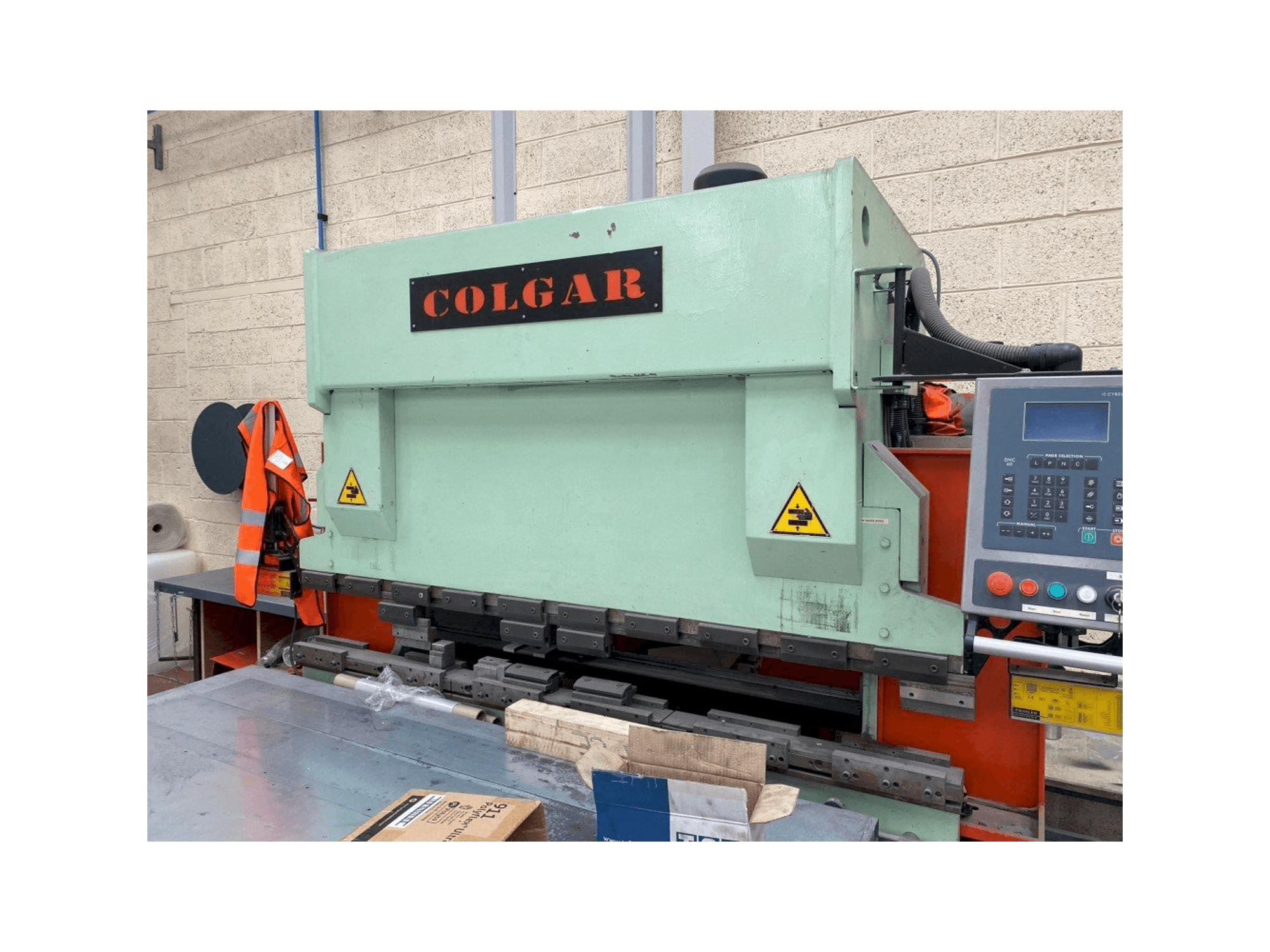 Masina Colgar PI 316/21 eestvaade