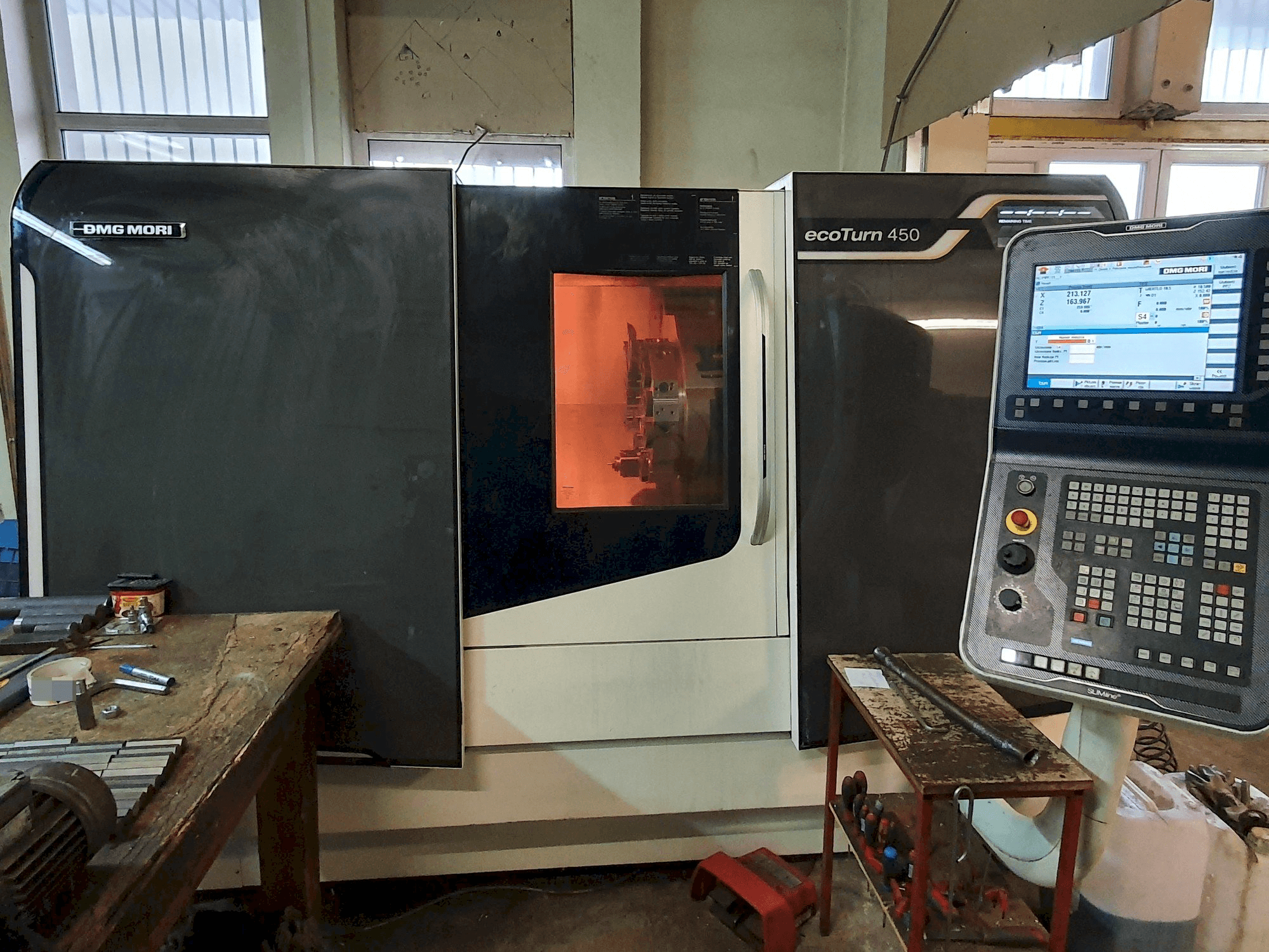 Masina DMG MORI ecoTurn 450 eestvaade