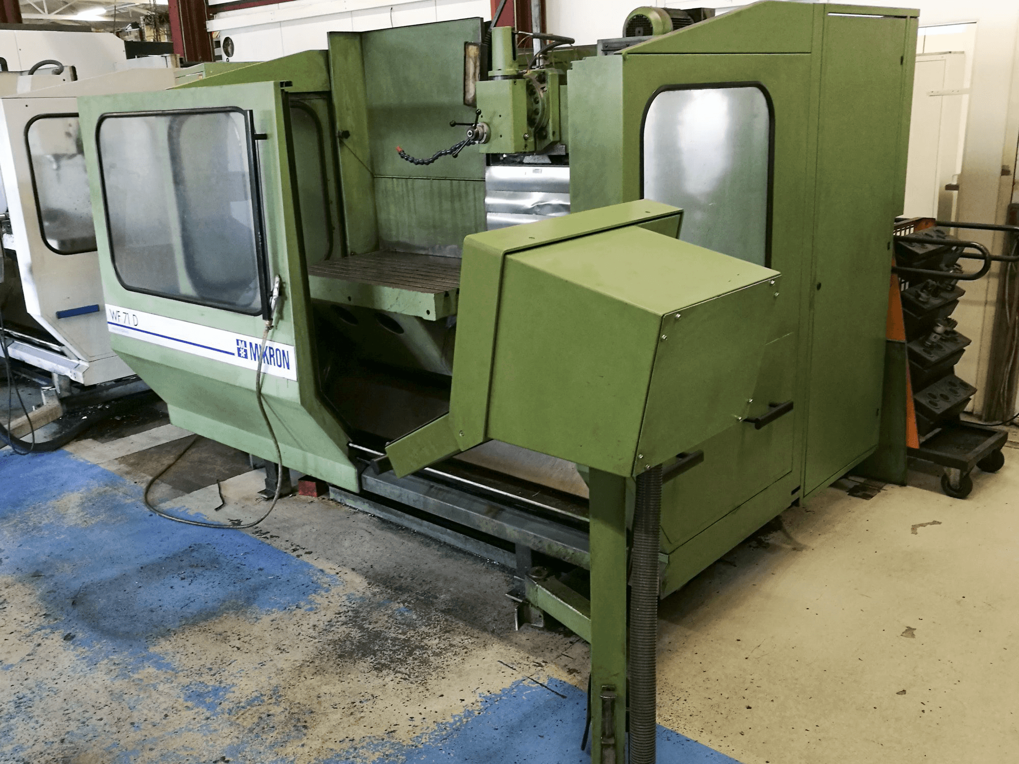 Masinavaade Mikron WF-71 D paremalt