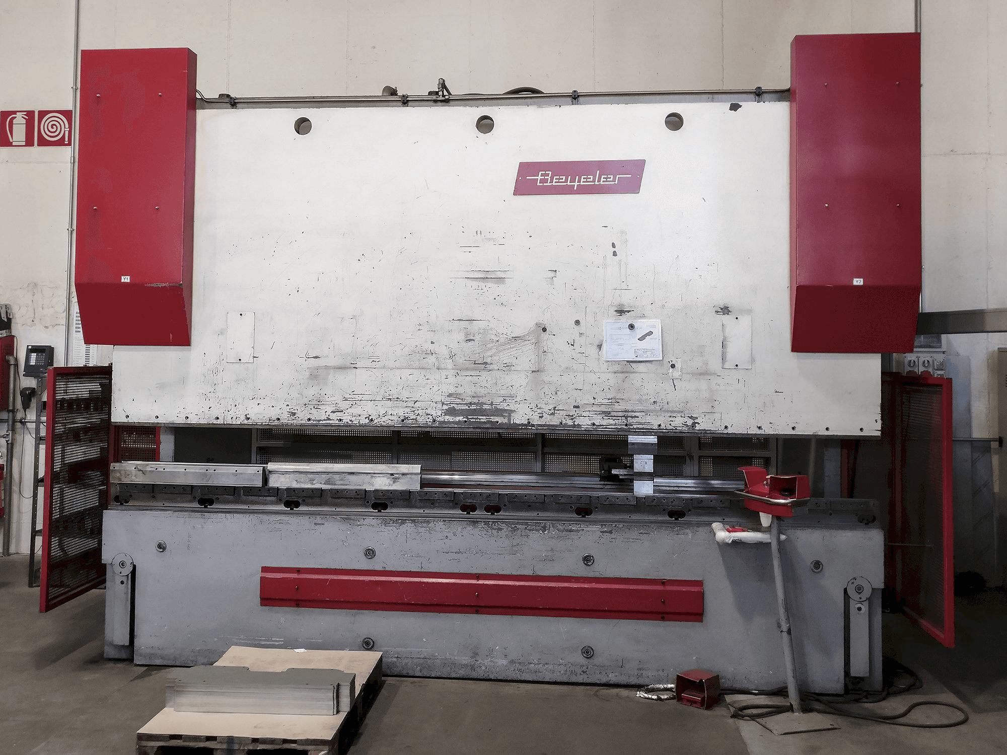 Masina BEYELER PR6 eestvaade