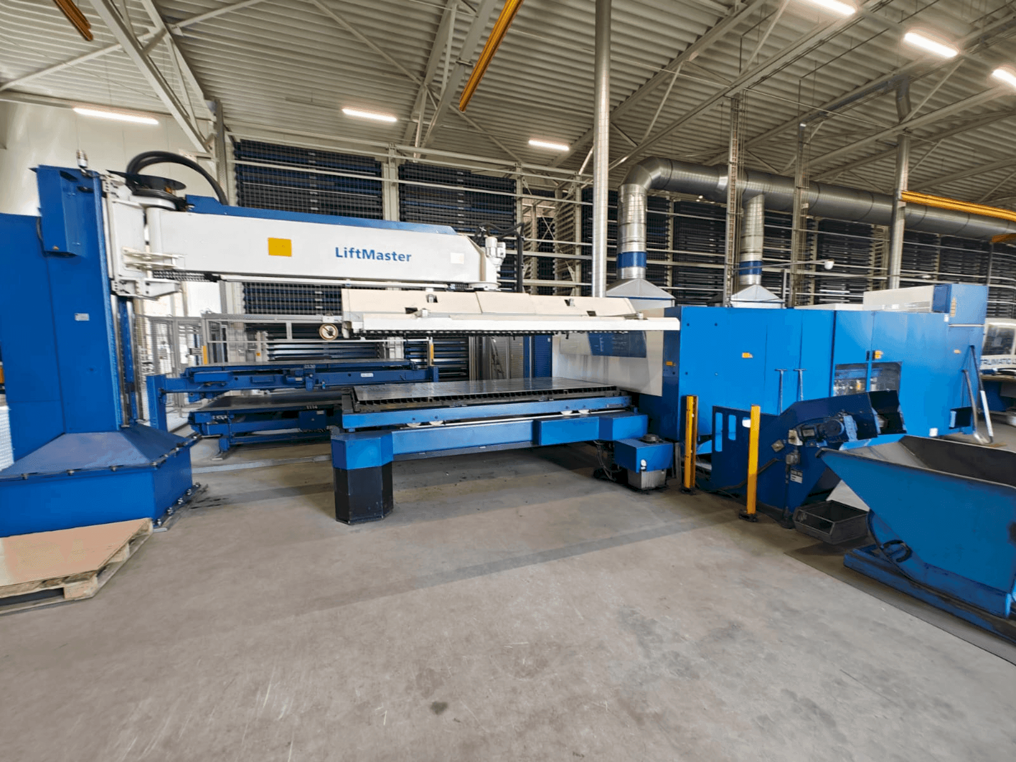 Masina TRUMPF TruLaser 5030 classic 6,0kW + LiftMaster eestvaade