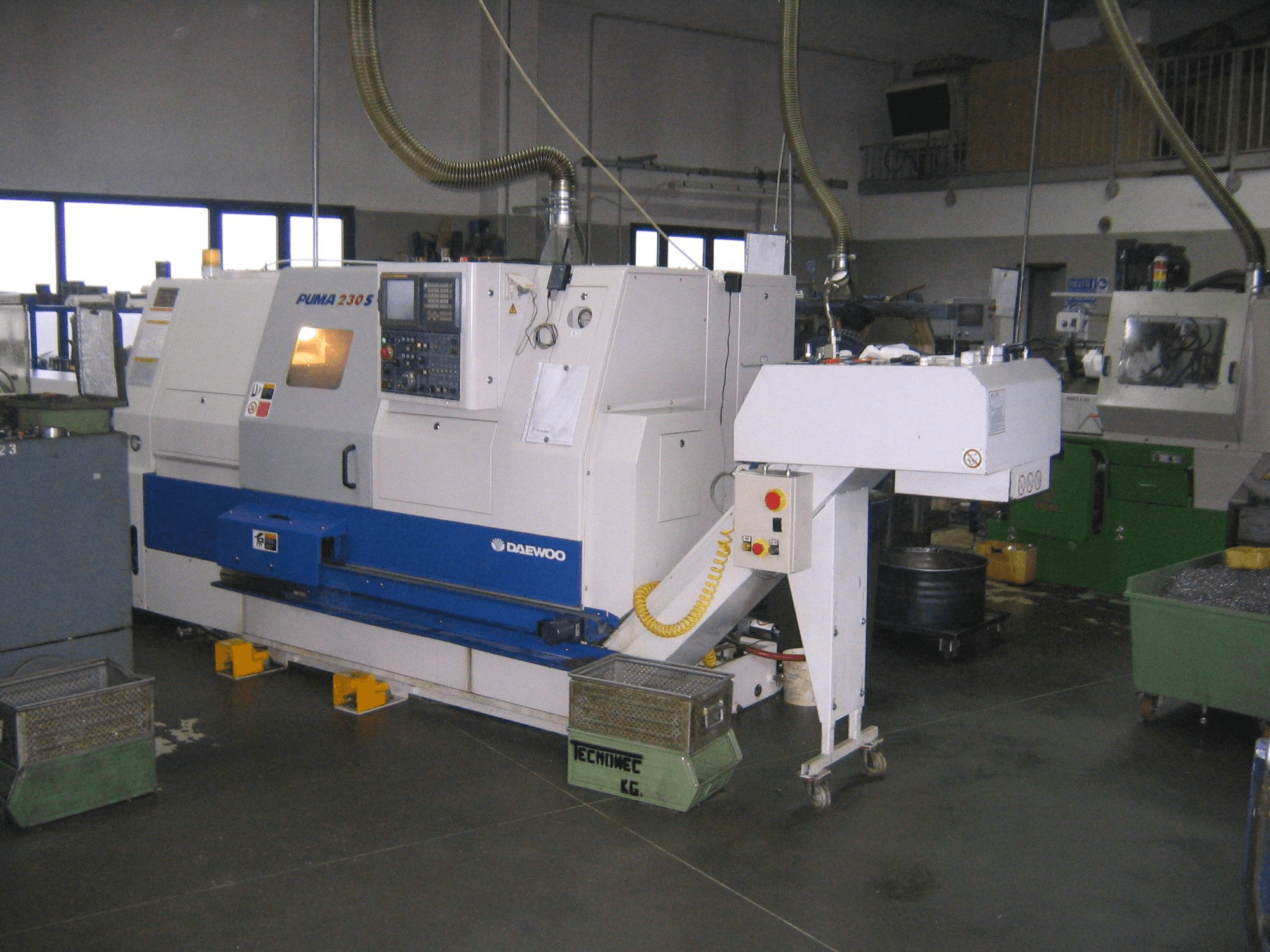 Masina DAEWOO Puma 230SC eestvaade