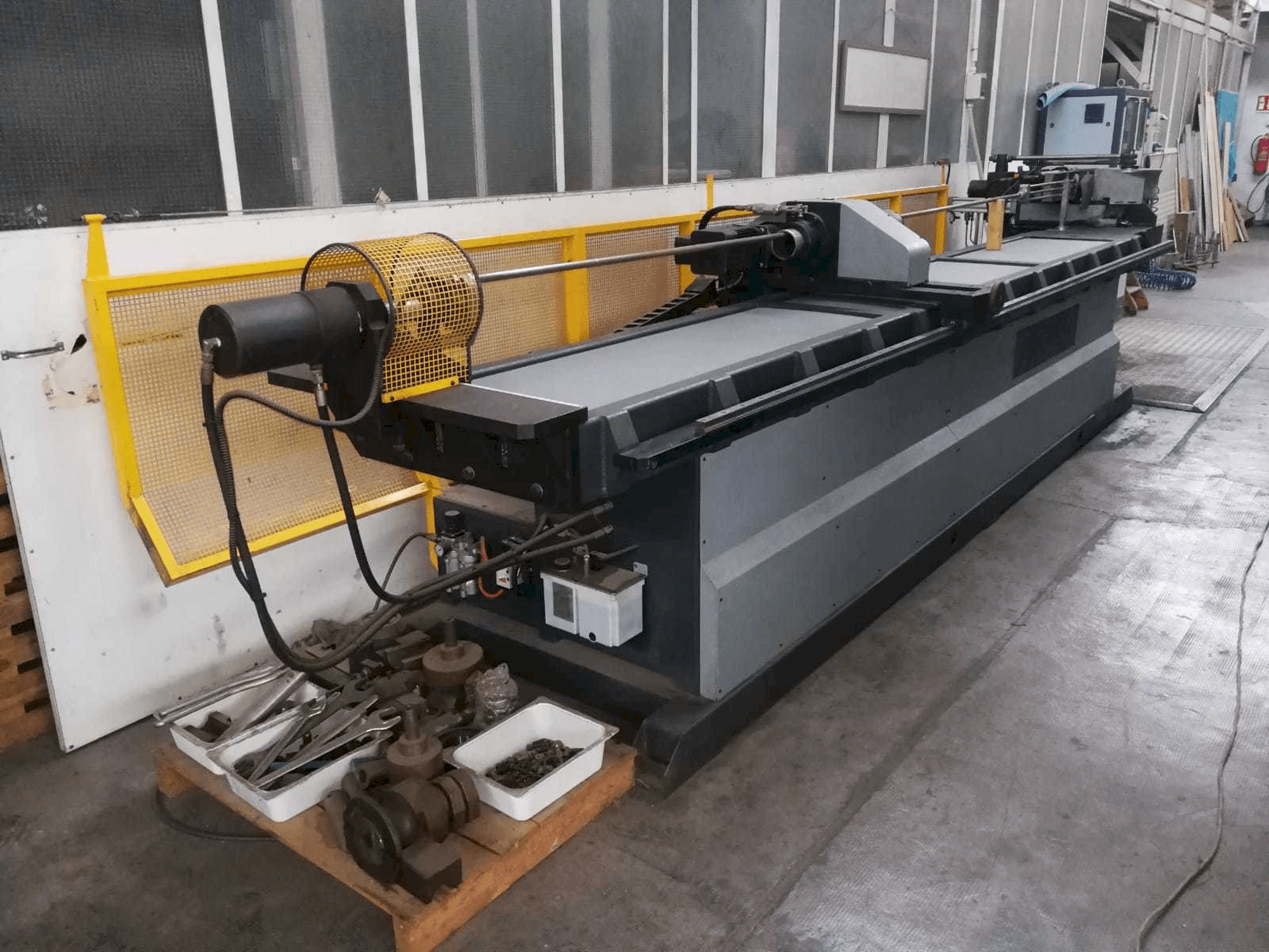 Masina MACRI EURO 80 CN3PC eestvaade