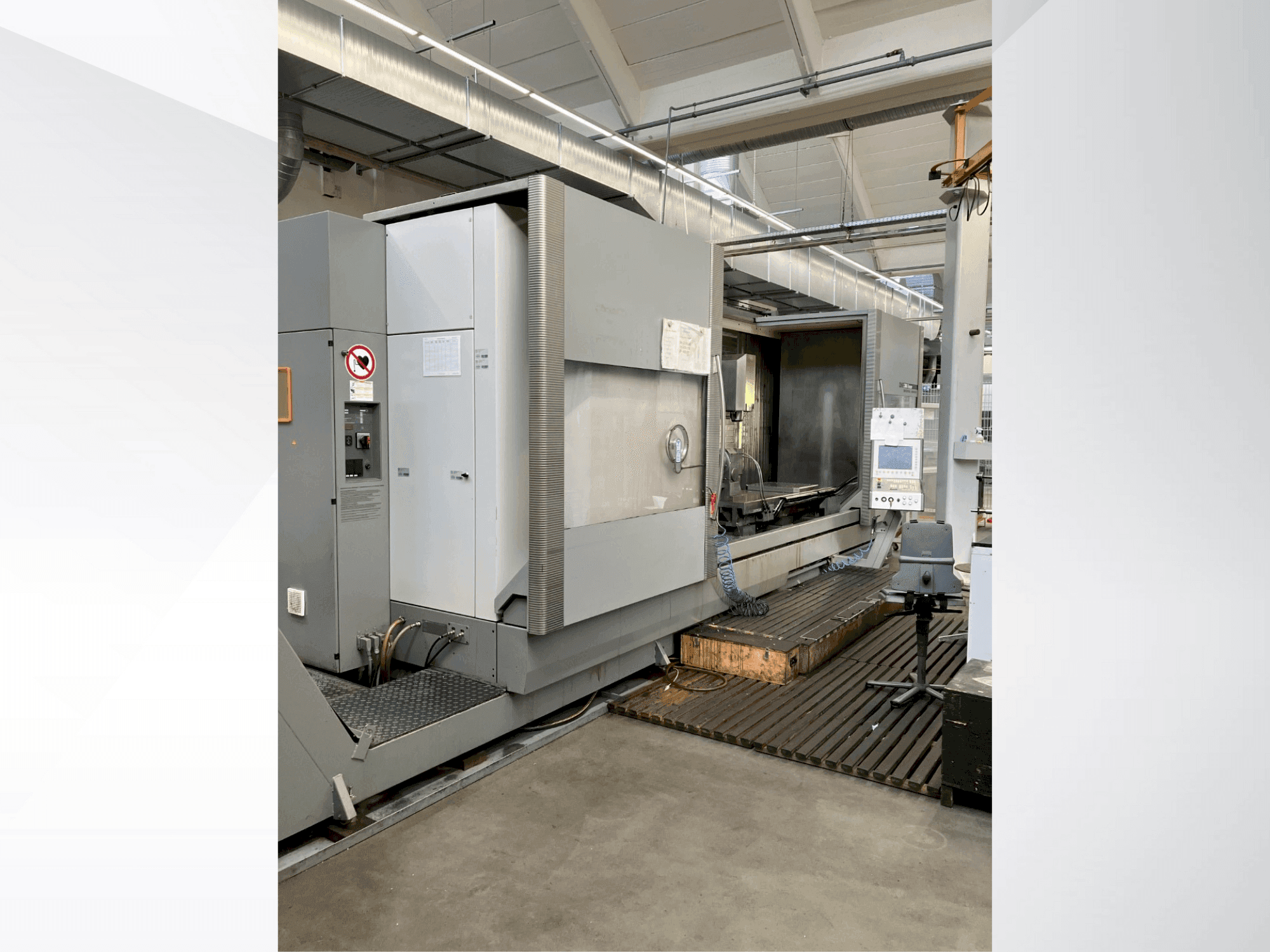 Masina DECKEL DMF 360 linear eestvaade