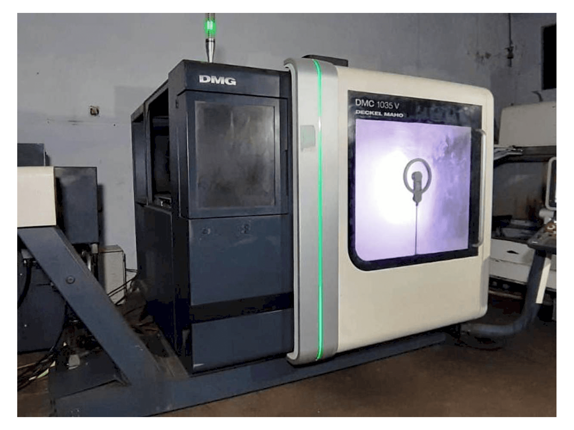 Masina DMG DMC 1035 V eestvaade