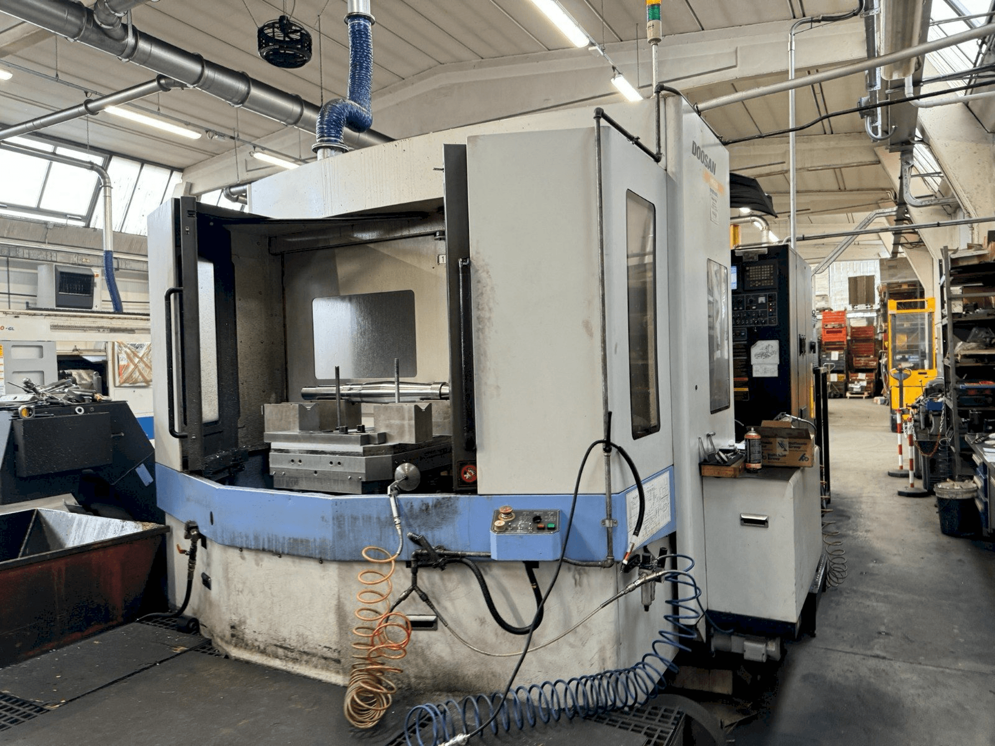 Masina DOOSAN HM 630 eestvaade