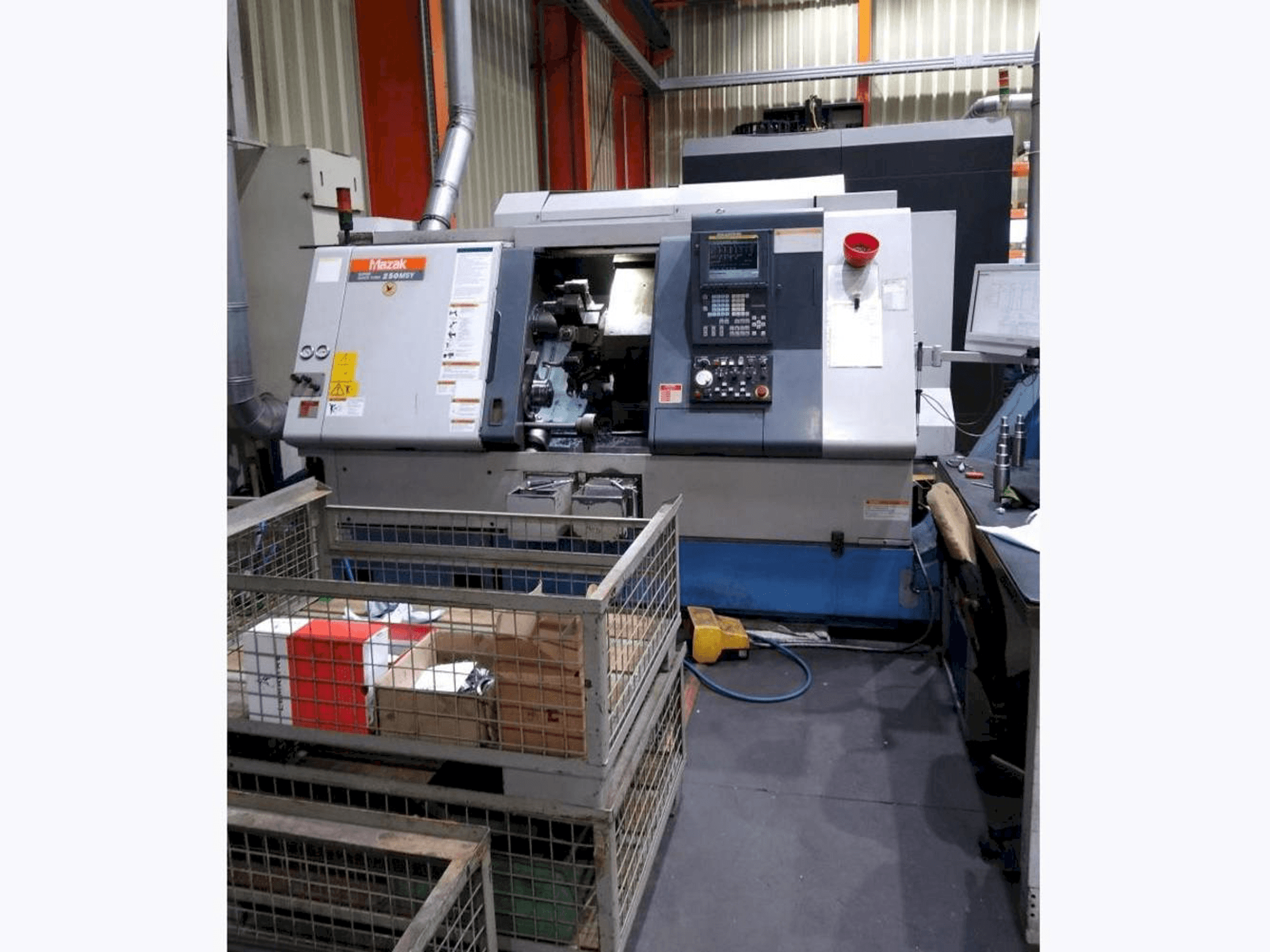 Masina Mazak SQT-250 MSY eestvaade