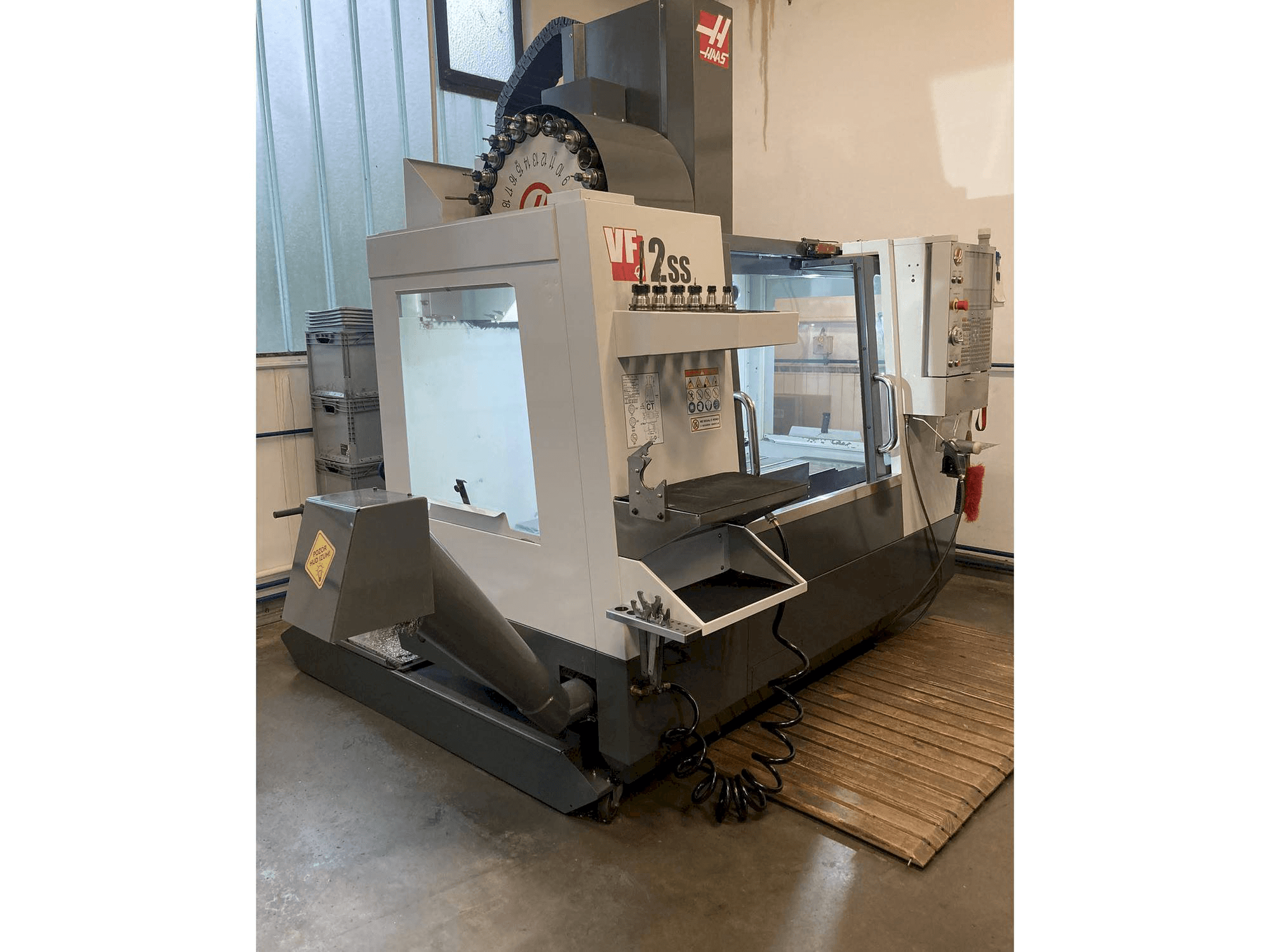Masina HAAS VF-2 SS vasaku külje vaade