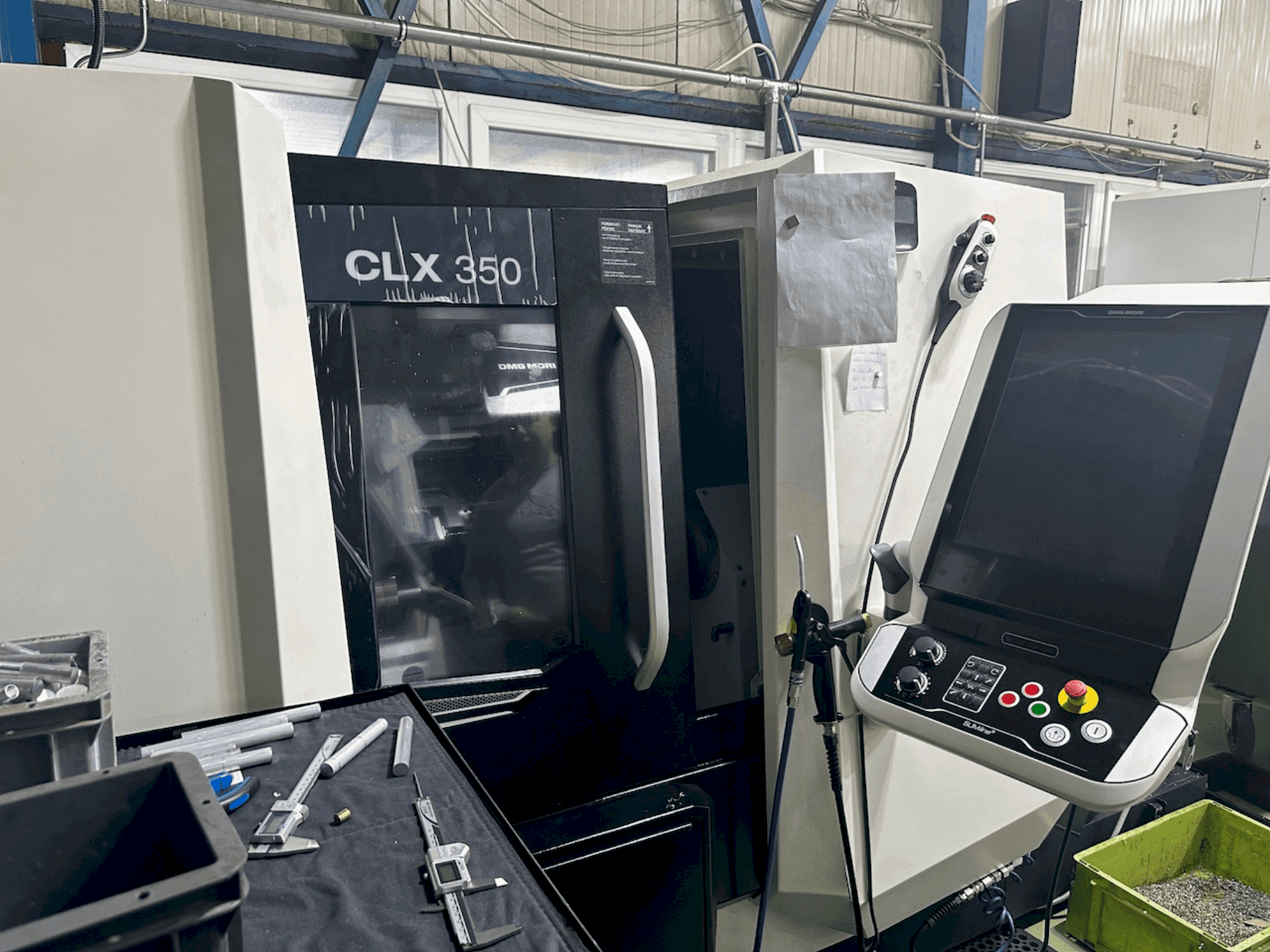 Masina DMG MORI CLX 350 V6 eestvaade