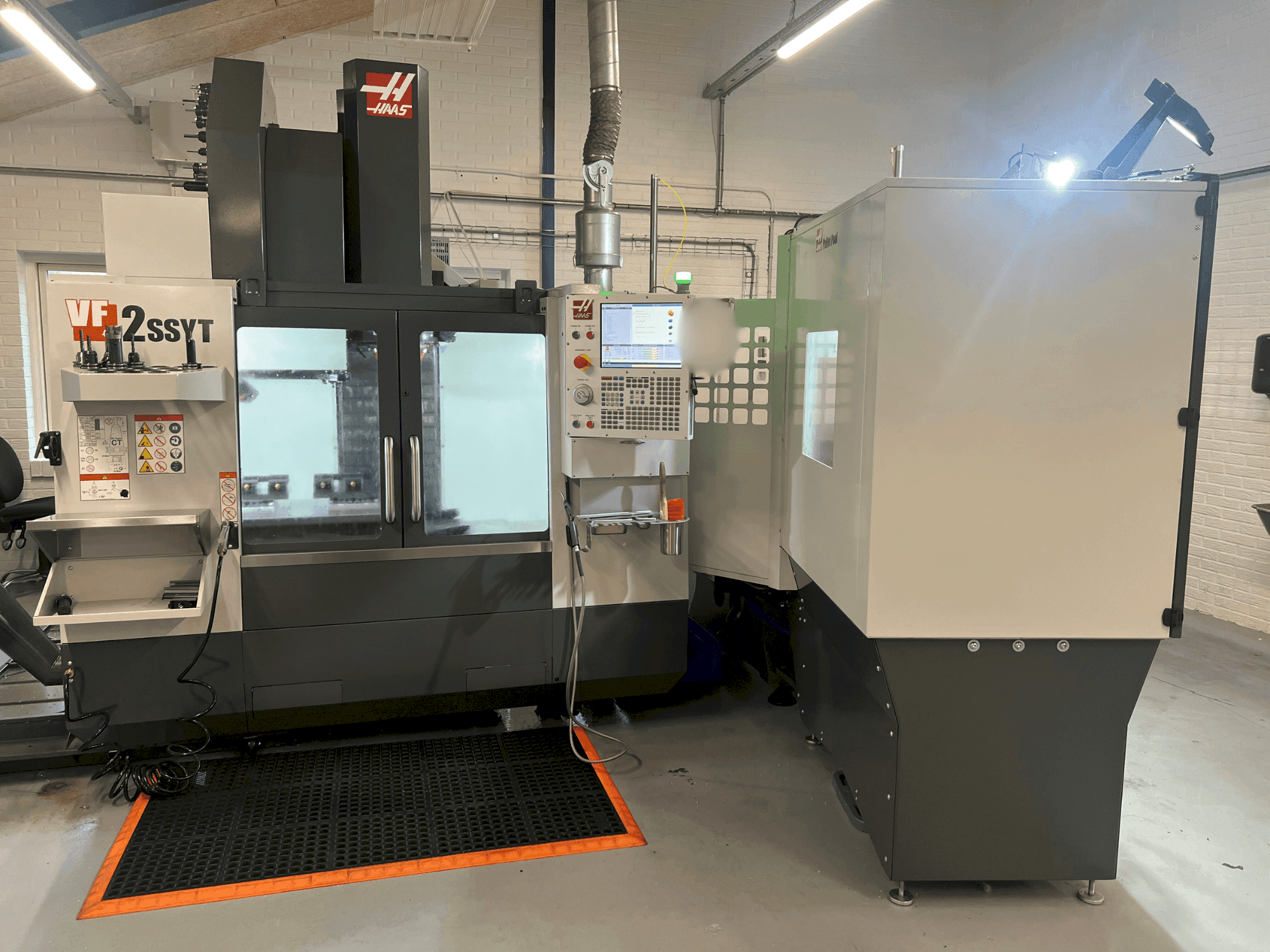 Masina HAAS VF-2SSYT eestvaade