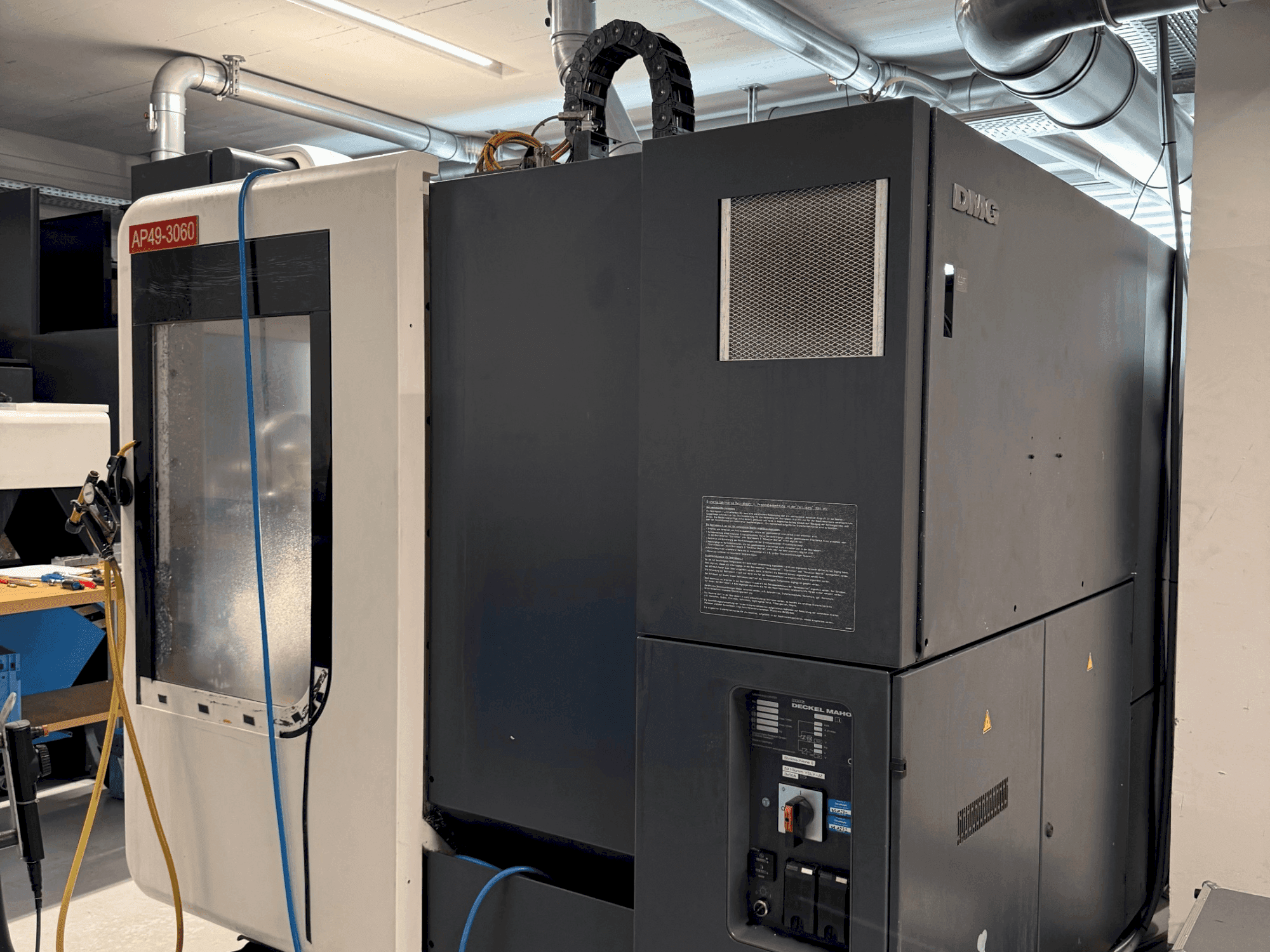 Masina DMG DECKEL MAHO DMU 70 Evolution linear eestvaade